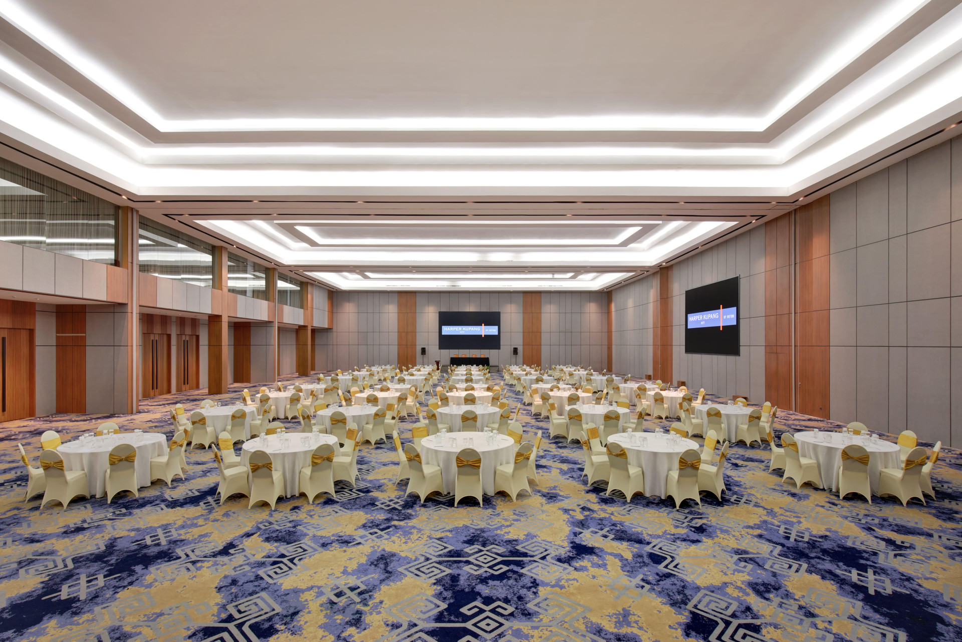 Centro de Negocios Harper Kupang