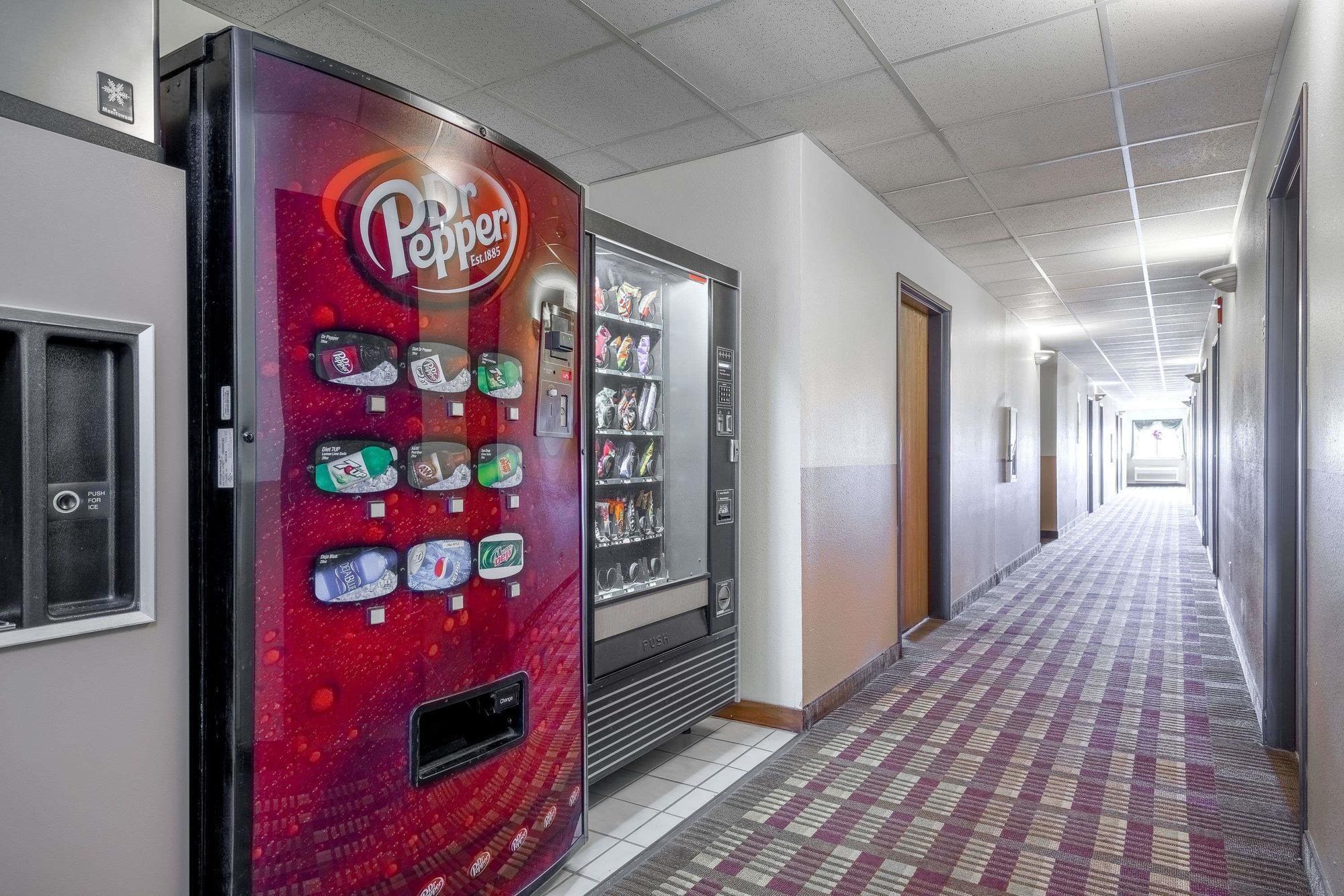 Comodidades del Alojamiento Super 8 by Wyndham Fond Du Lac