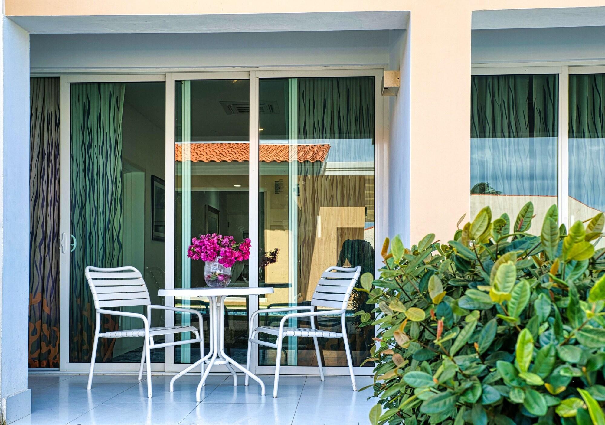 Hotel Arubas Life Vacation Residences BW Signature