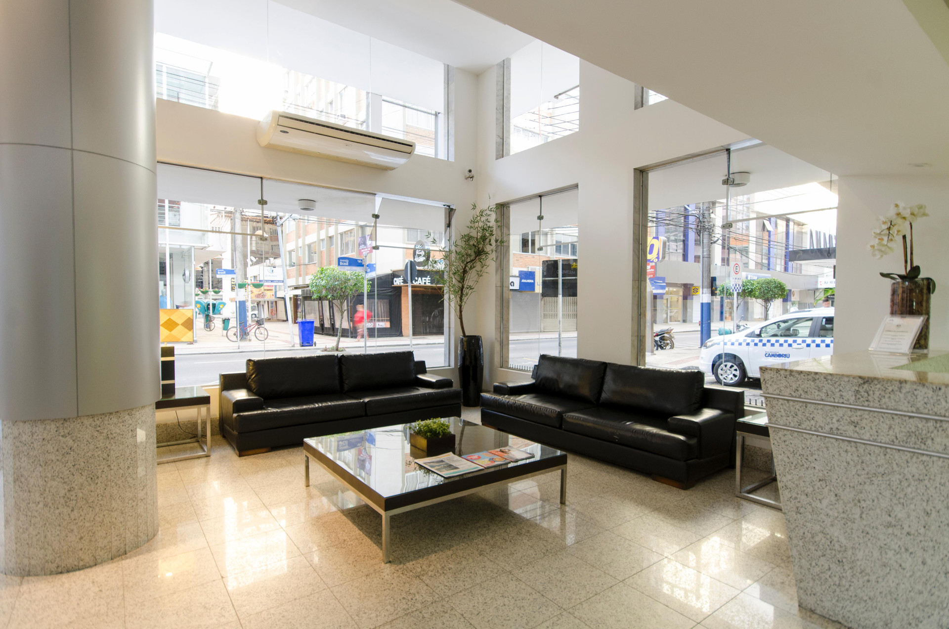 Vista Lobby Hotel Pires