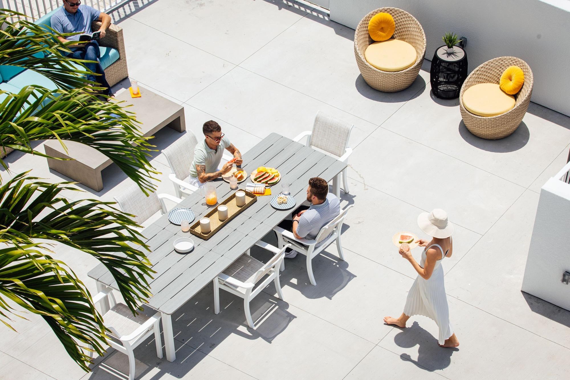 Restaurant Mint House St. Petersburg Downtown by Kasa