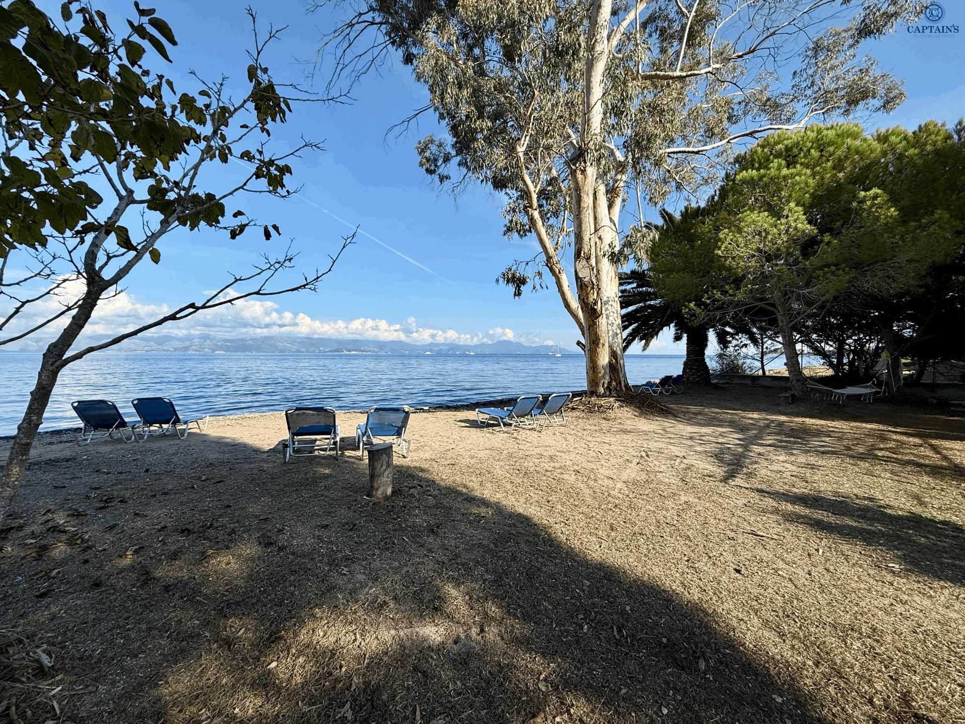 Playa Captain's Studios & Apartments