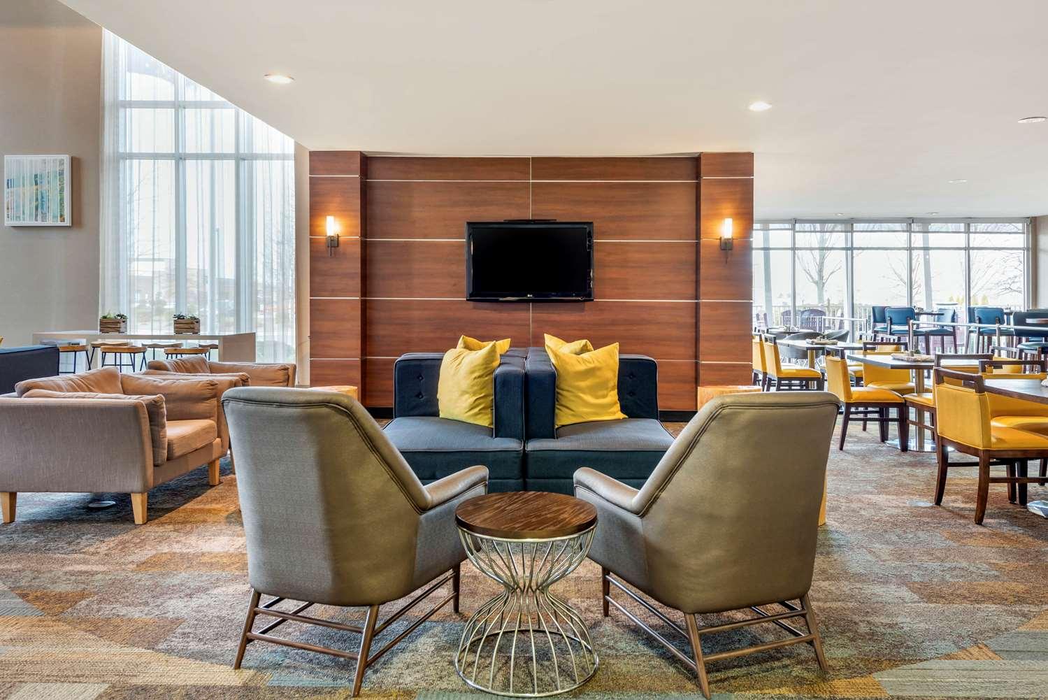 Vista Lobby Wyndham Noblesville