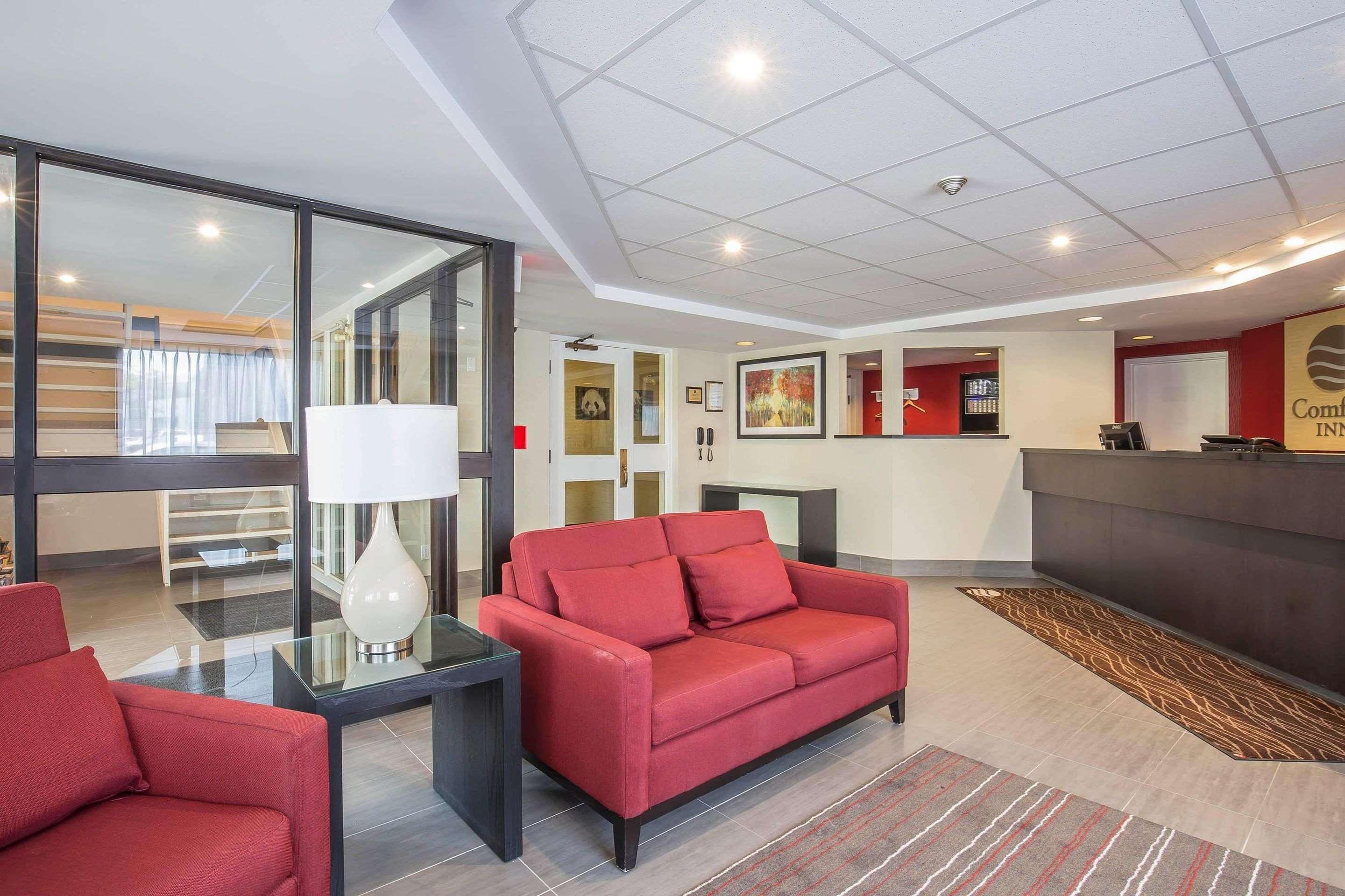 Vista Lobby Comfort Inn (Pickering)