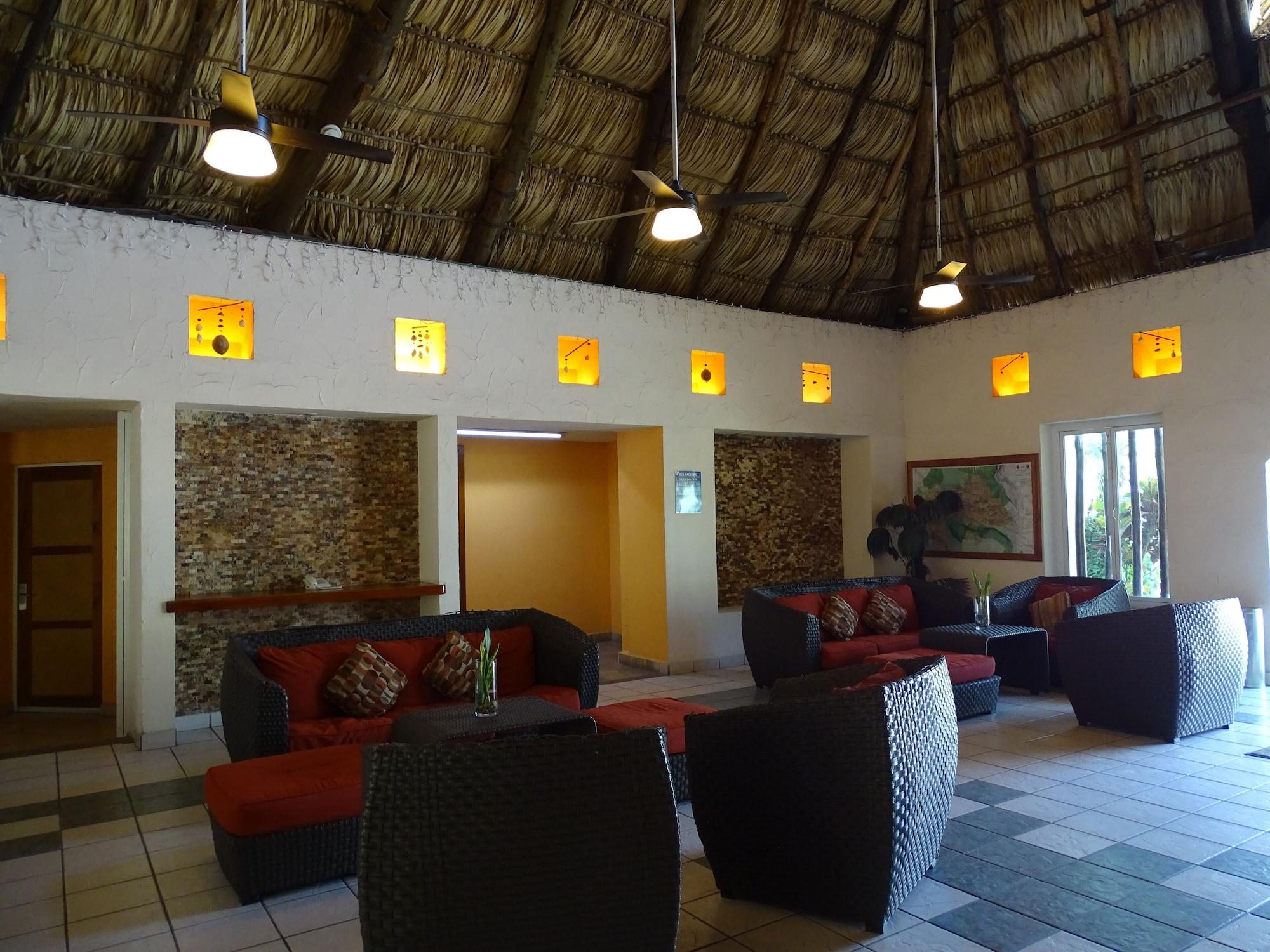 Vista Lobby Hotel Palapa Palace