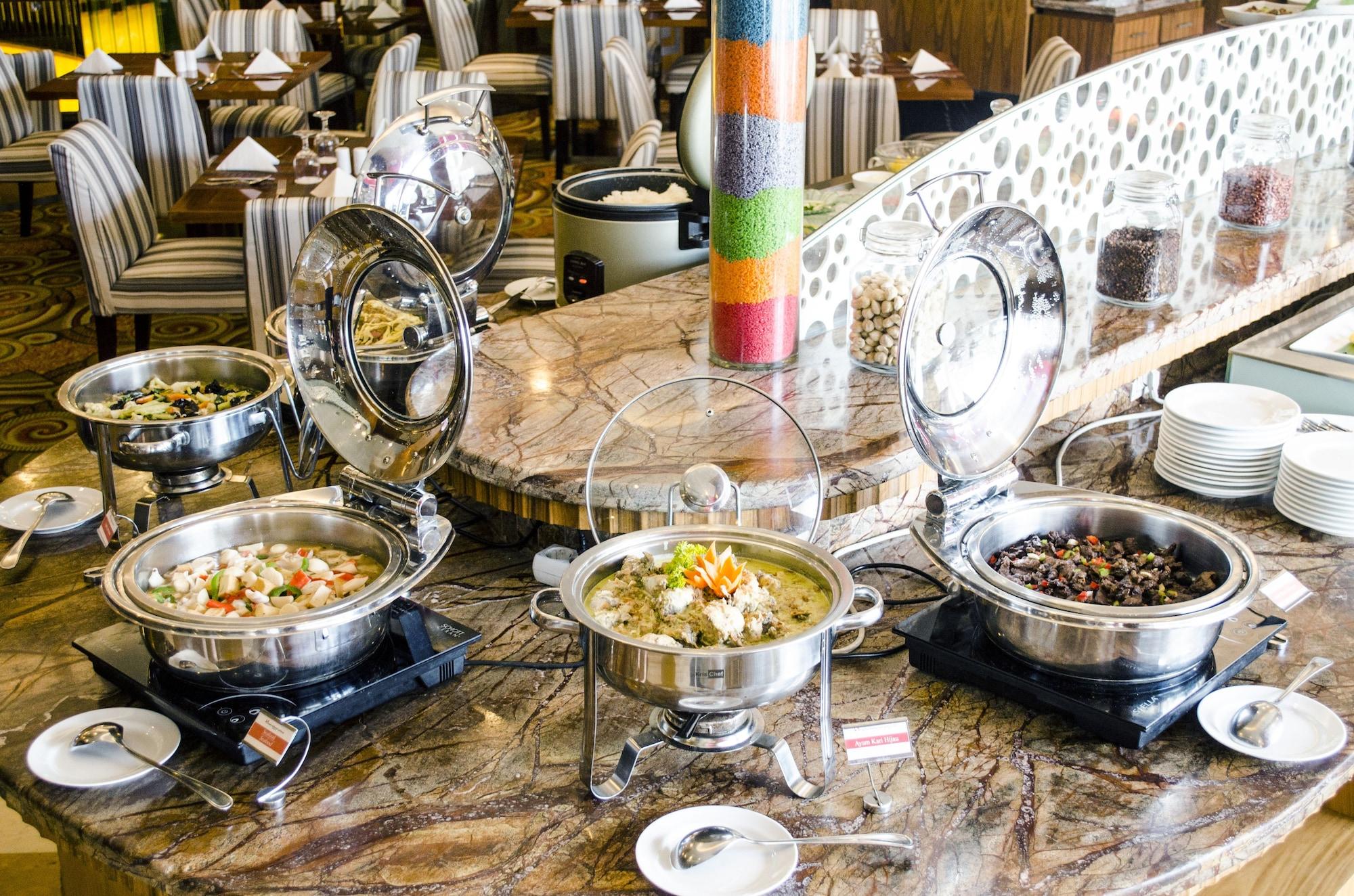 Restaurant Swiss-Belhotel Maleosan Manado