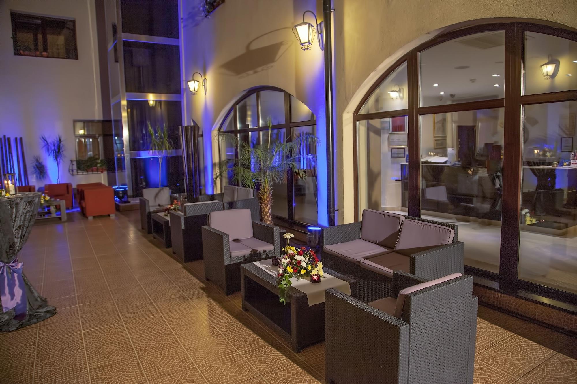 Vista Lobby Trianon Hotel