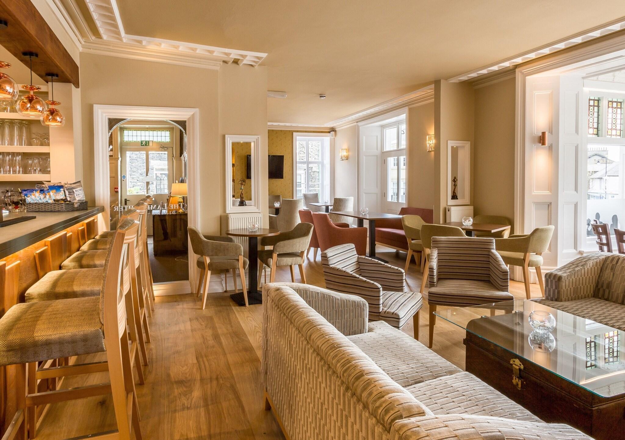 Vista Lobby Lamplighter Dining Rooms