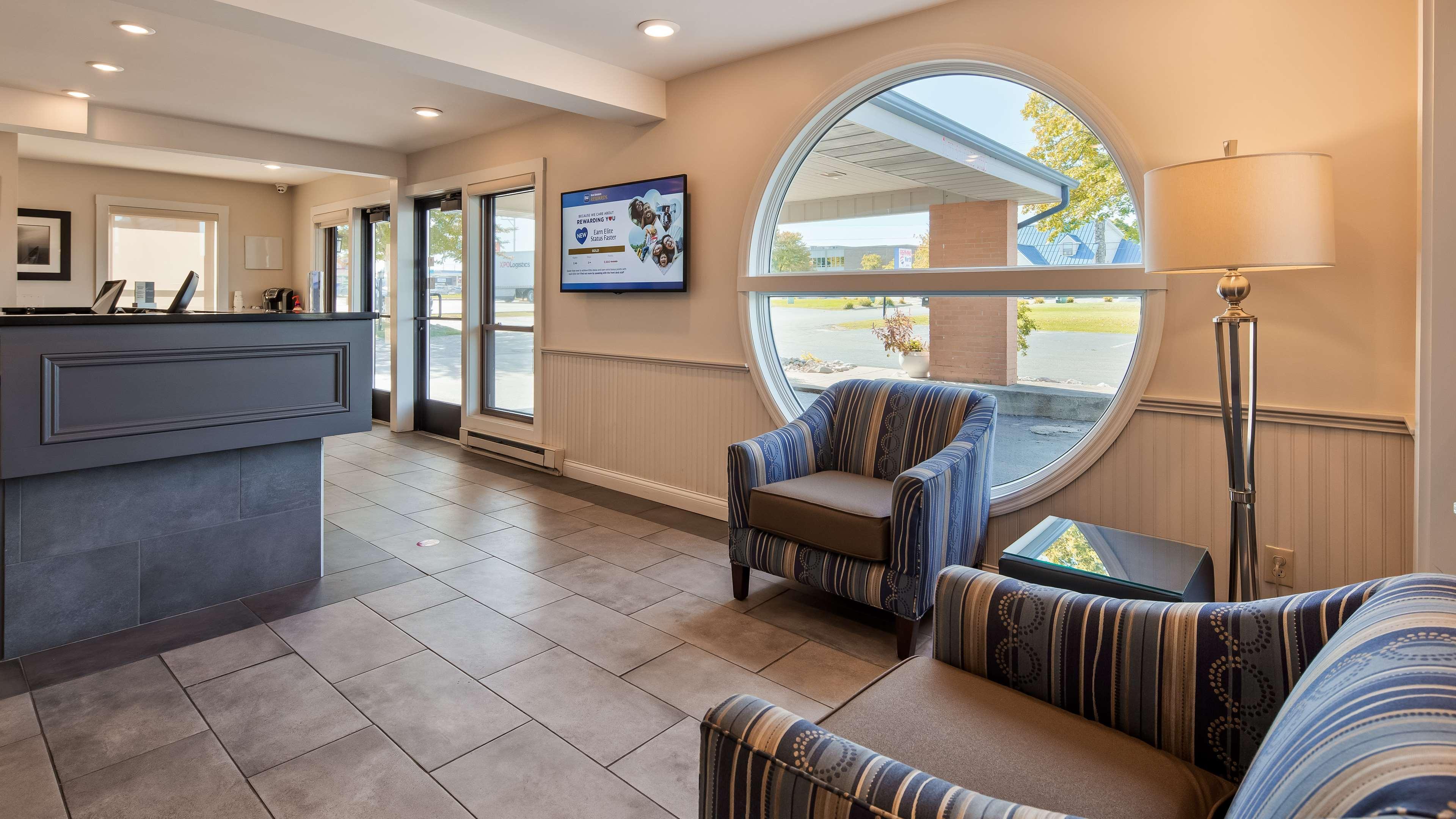 Vista Lobby Best Western River Terrace