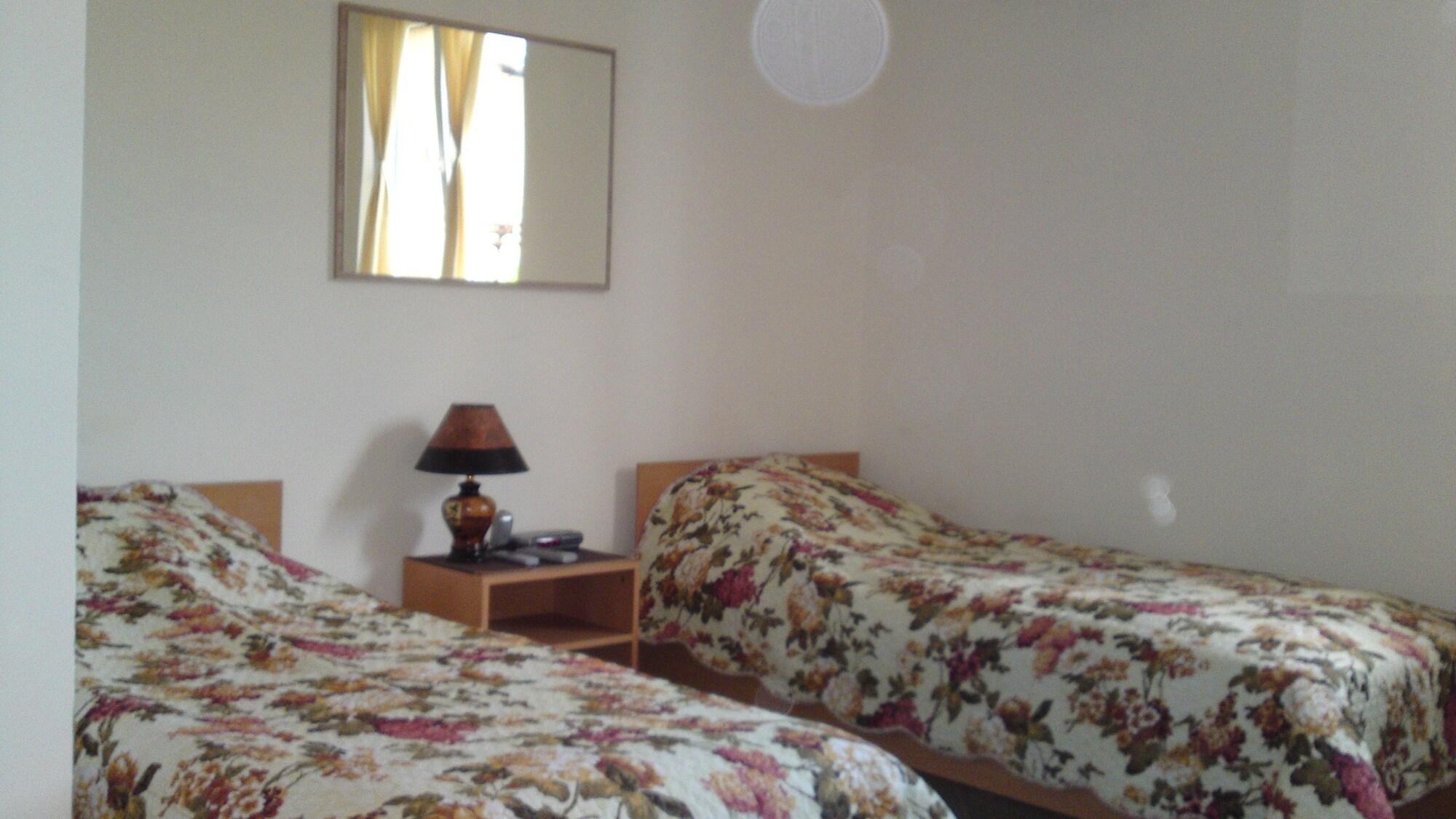 Varios Avel Guesthouse