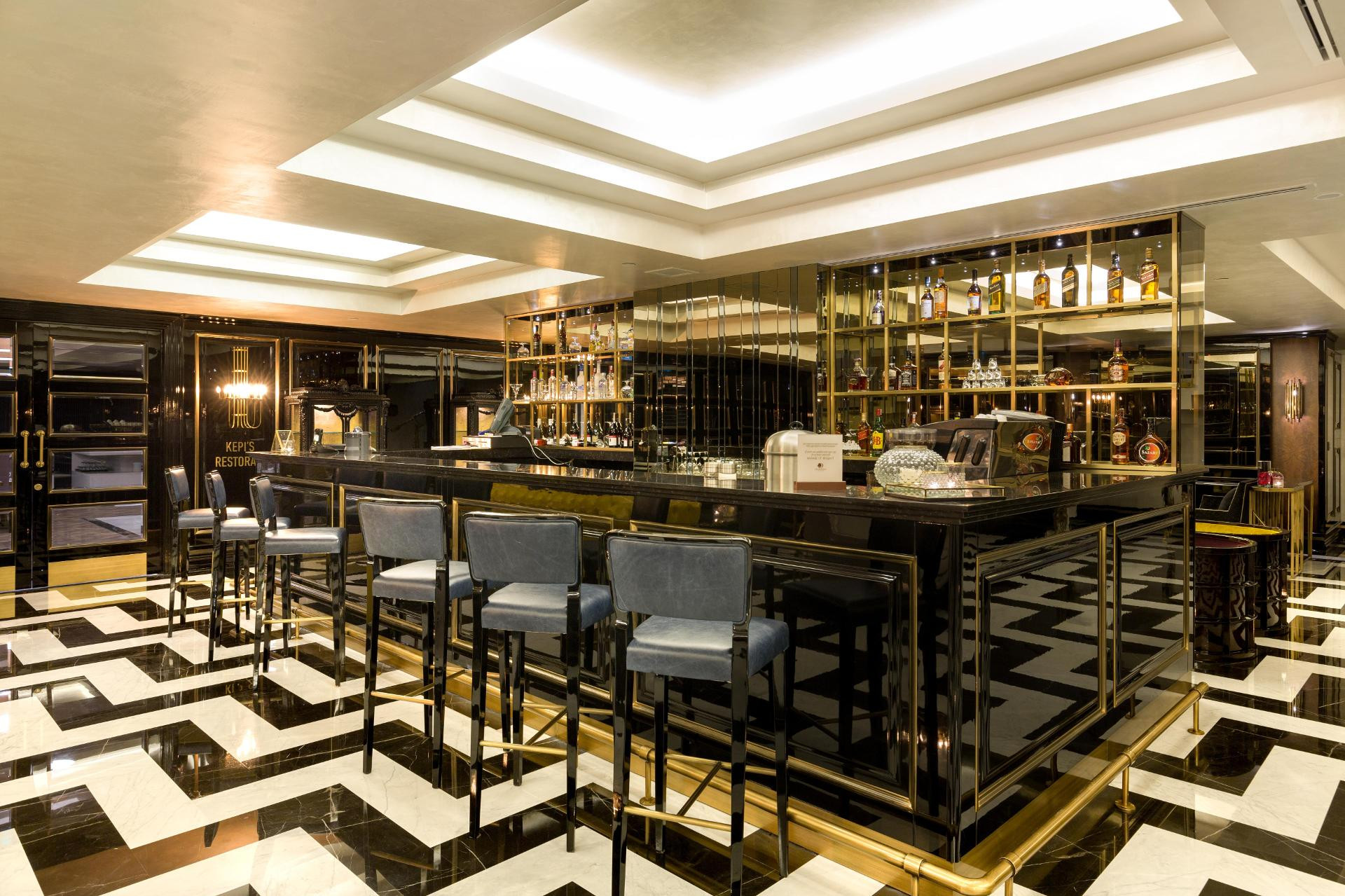 Bar/Salón Doubletree By Hilton Izmir Airport