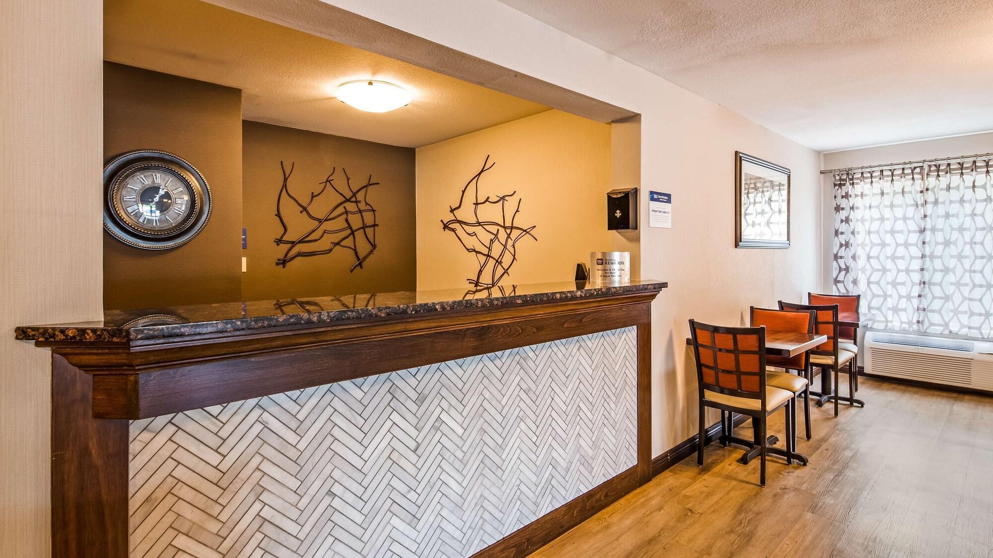 Vista Lobby Best Western Galena Inn & Suites