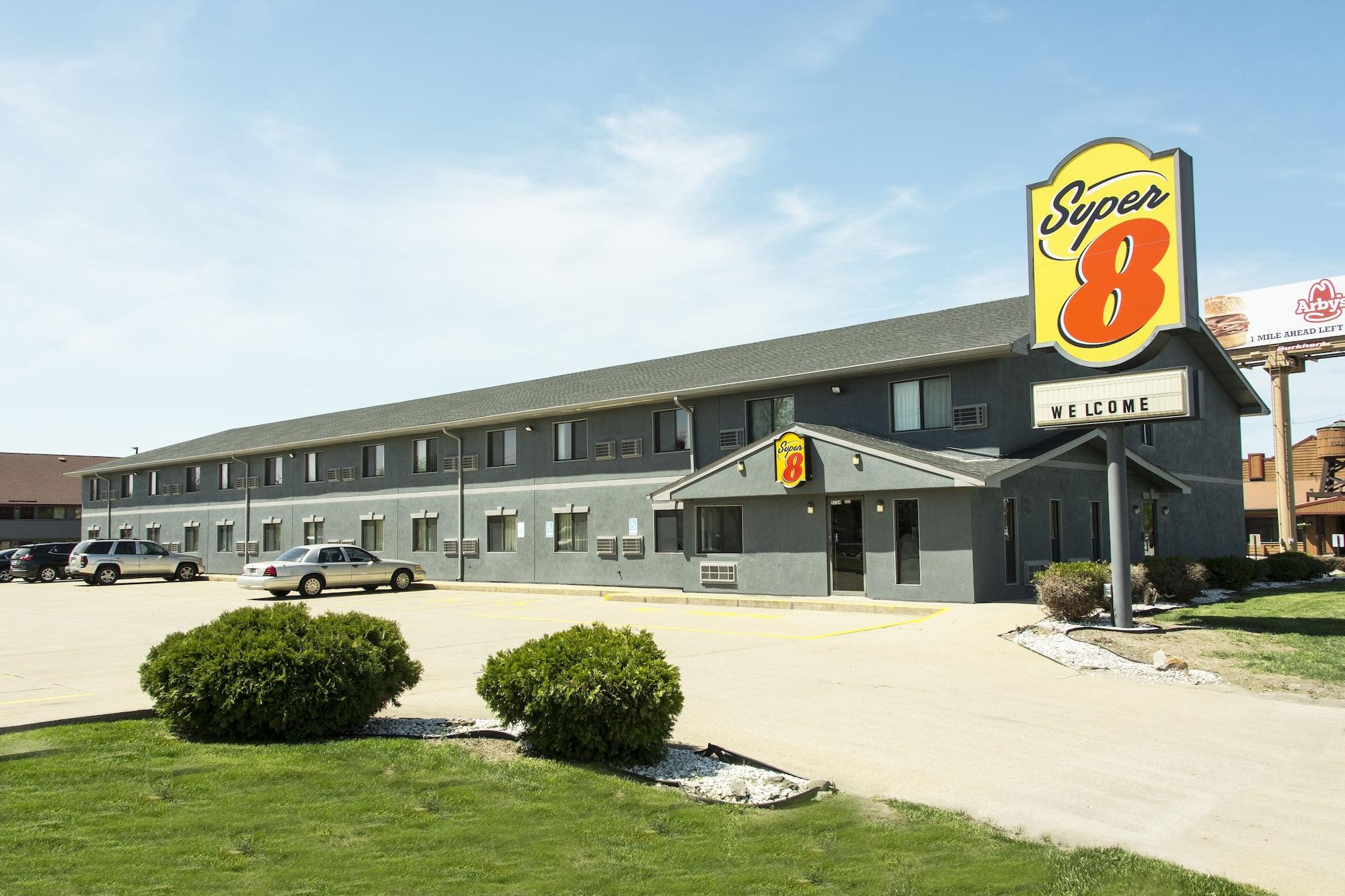 Vista Exterior Super 8 by Wyndham Michigan City