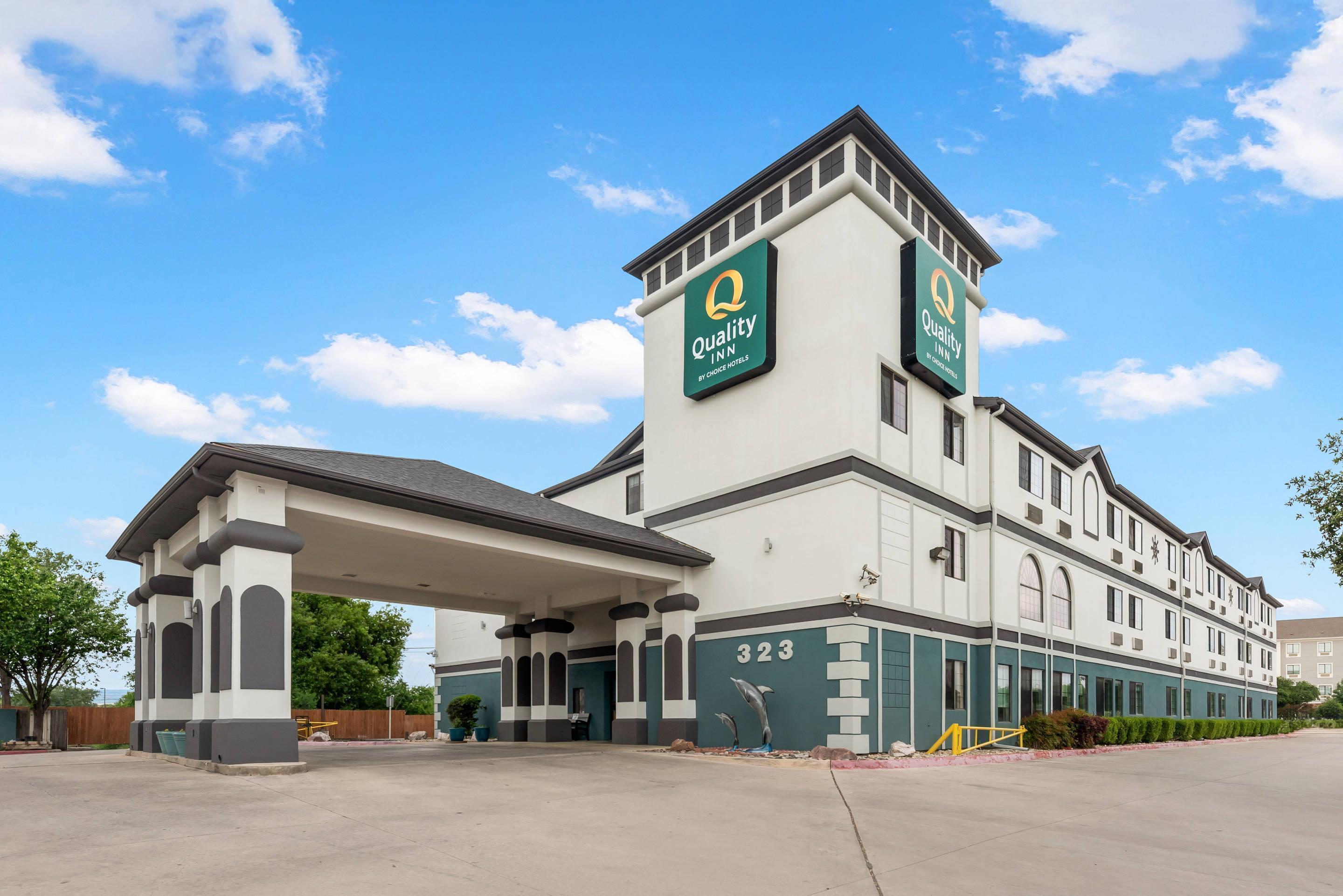 Vista Exterior Quality Inn near SeaWorld - Lackland