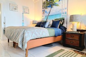 Renta Vacacional - OCEANVIEW GRANDE 3BR:
Walk To Town and Beach 
Max 6 Guests