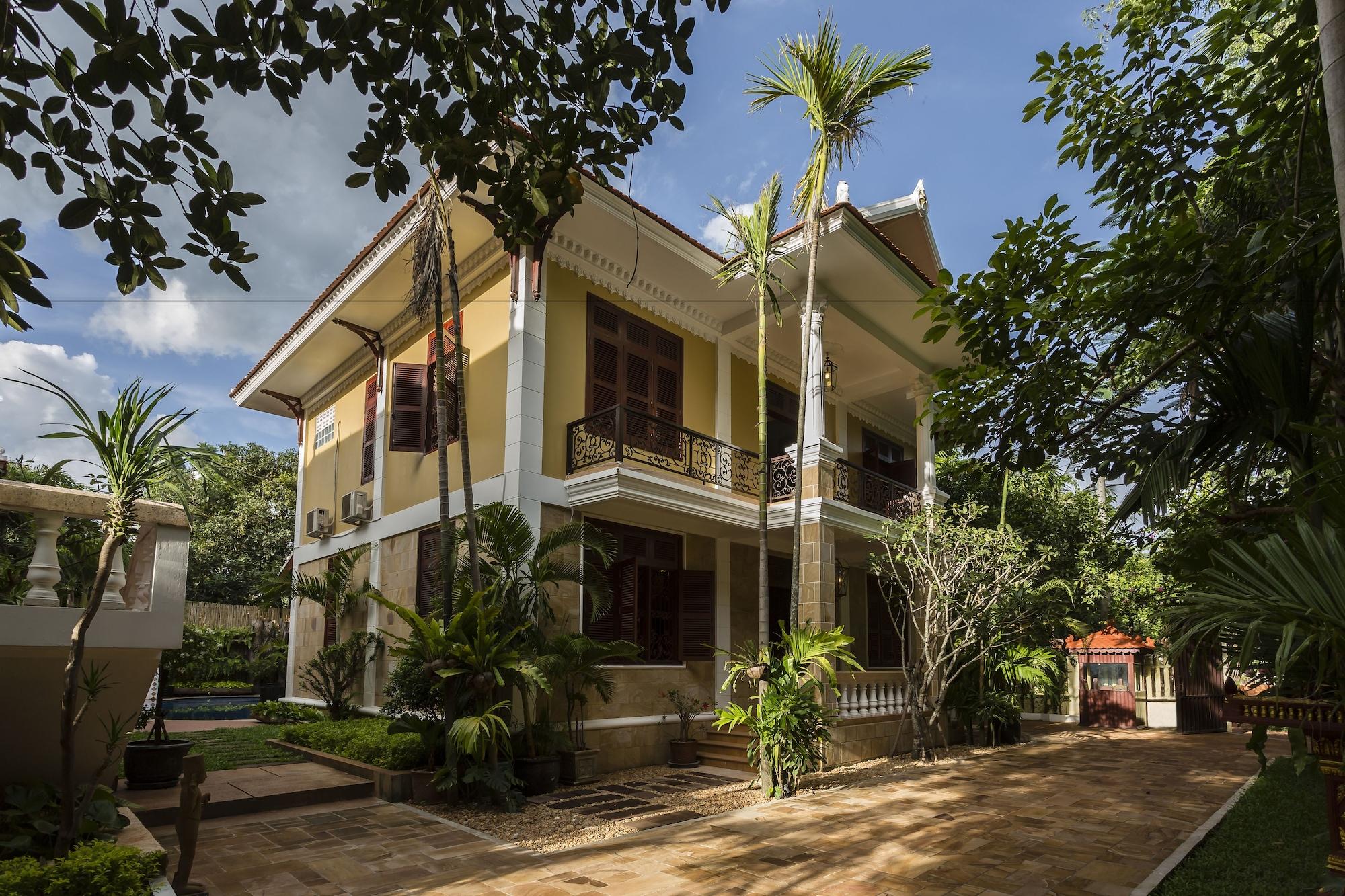 Vista Exterior HanumanAlaya Colonial House