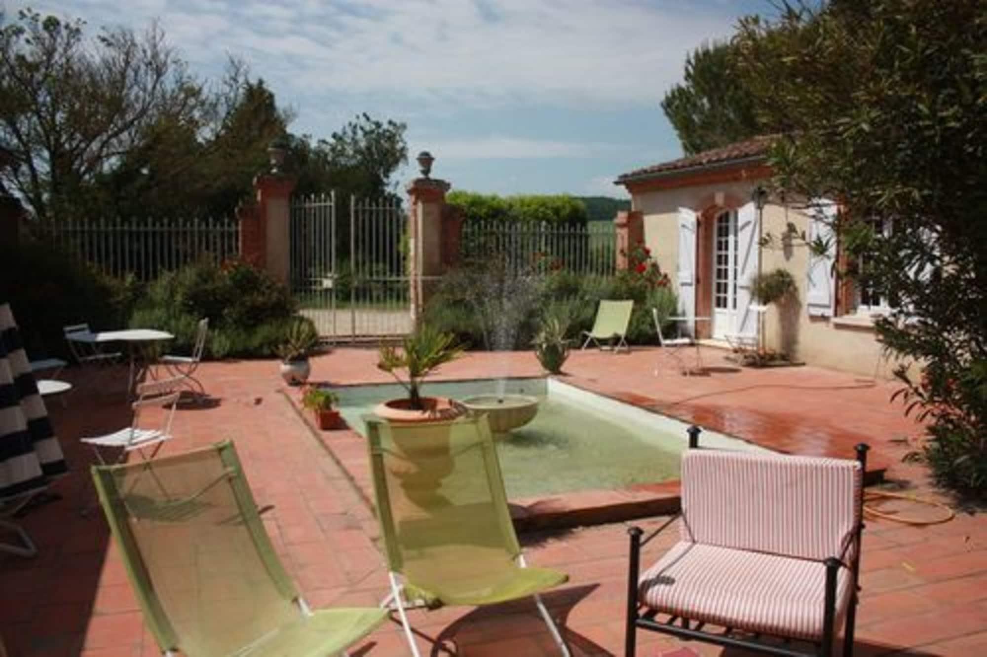 Varios Presbytère de Jonquiere