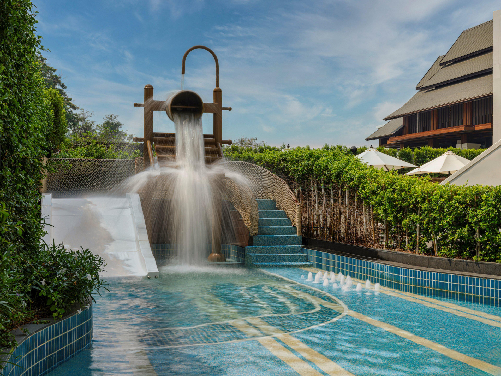 Vista Piscina InterContinental Chiang Mai The Mae Ping by IHG