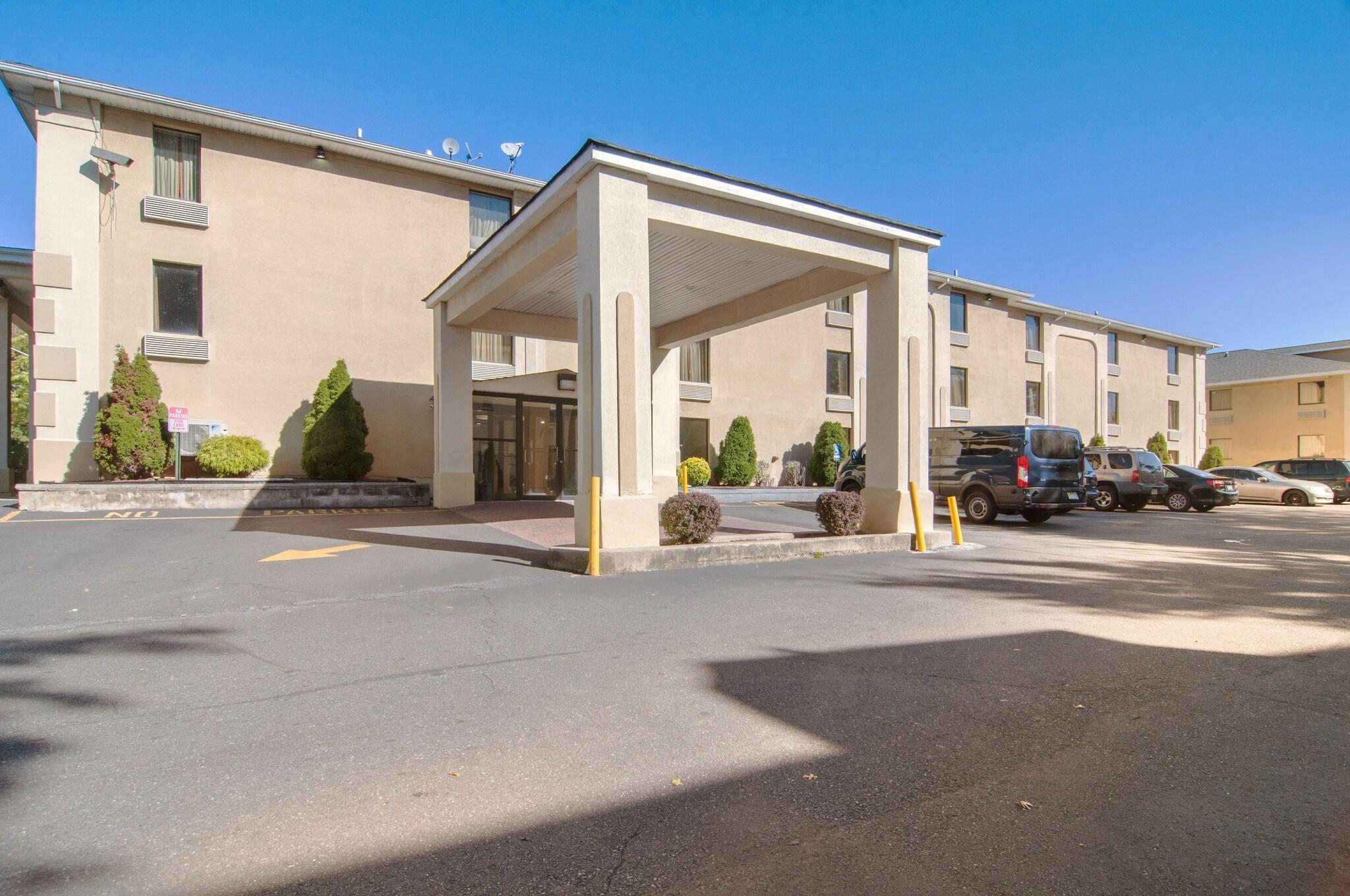 Vista Exterior Red Carpet Inn Newark Airport