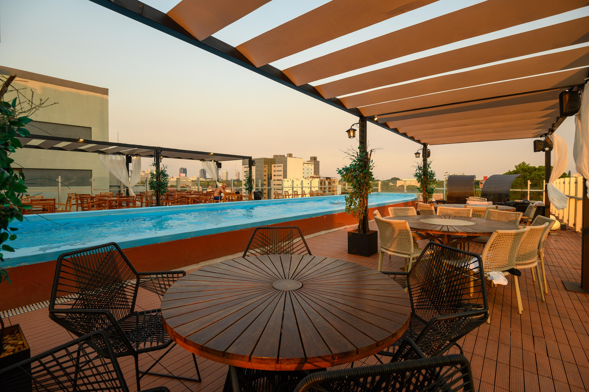 Vista Piscina Five Hotel & Residences