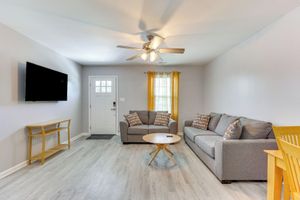 Alquiler Vacacional - 3 Mi to Brunswick Community College: Cozy Duplex!