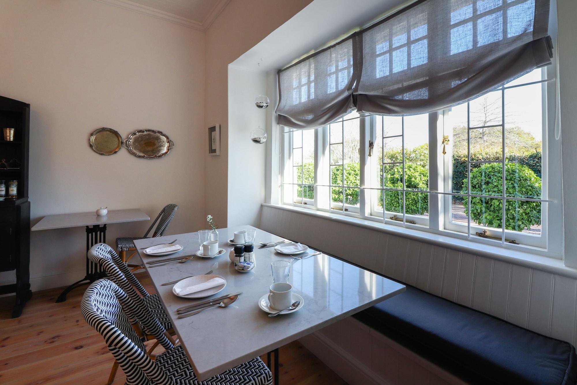 Restaurant Whispering Oaks