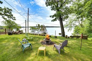 Alquiler Vacacional - Group Retreat on Wolf Lake! Paddle, Fish & BBQ