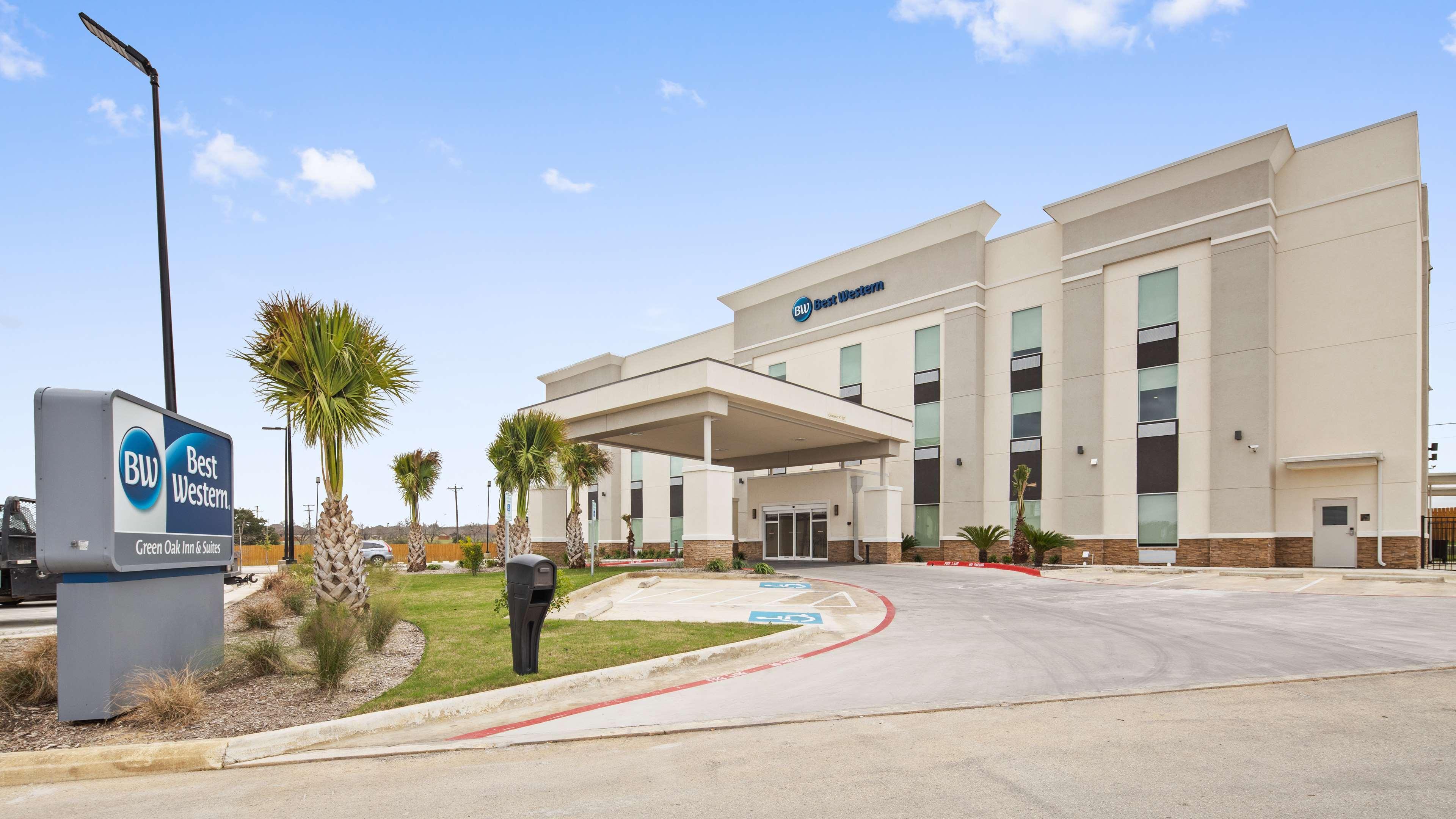 Vista Exterior Best Western Green Oak Inn & Suites