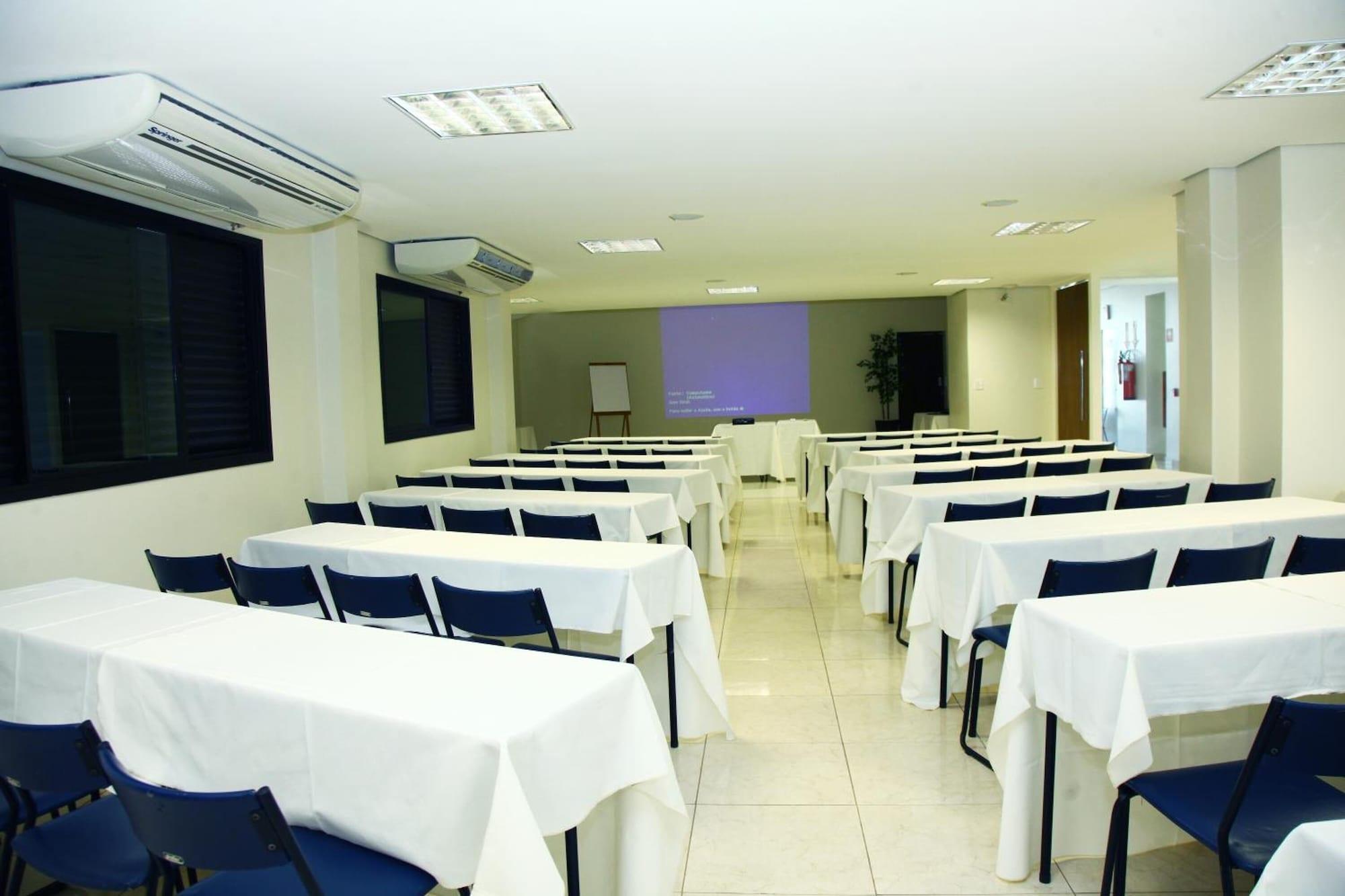 Sala de Reuniones Carlton Plaza Hotel Uberlândia