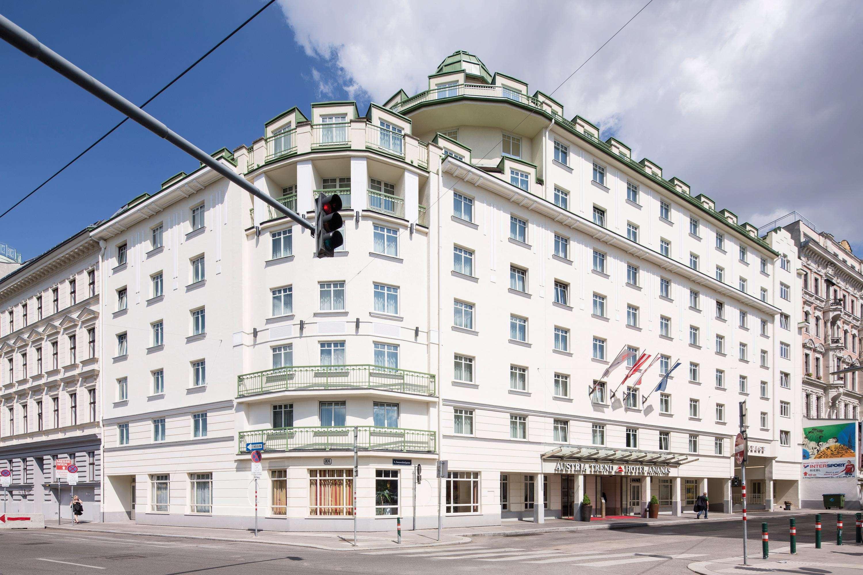 Vista Exterior Austria Trend Hotel Ananas