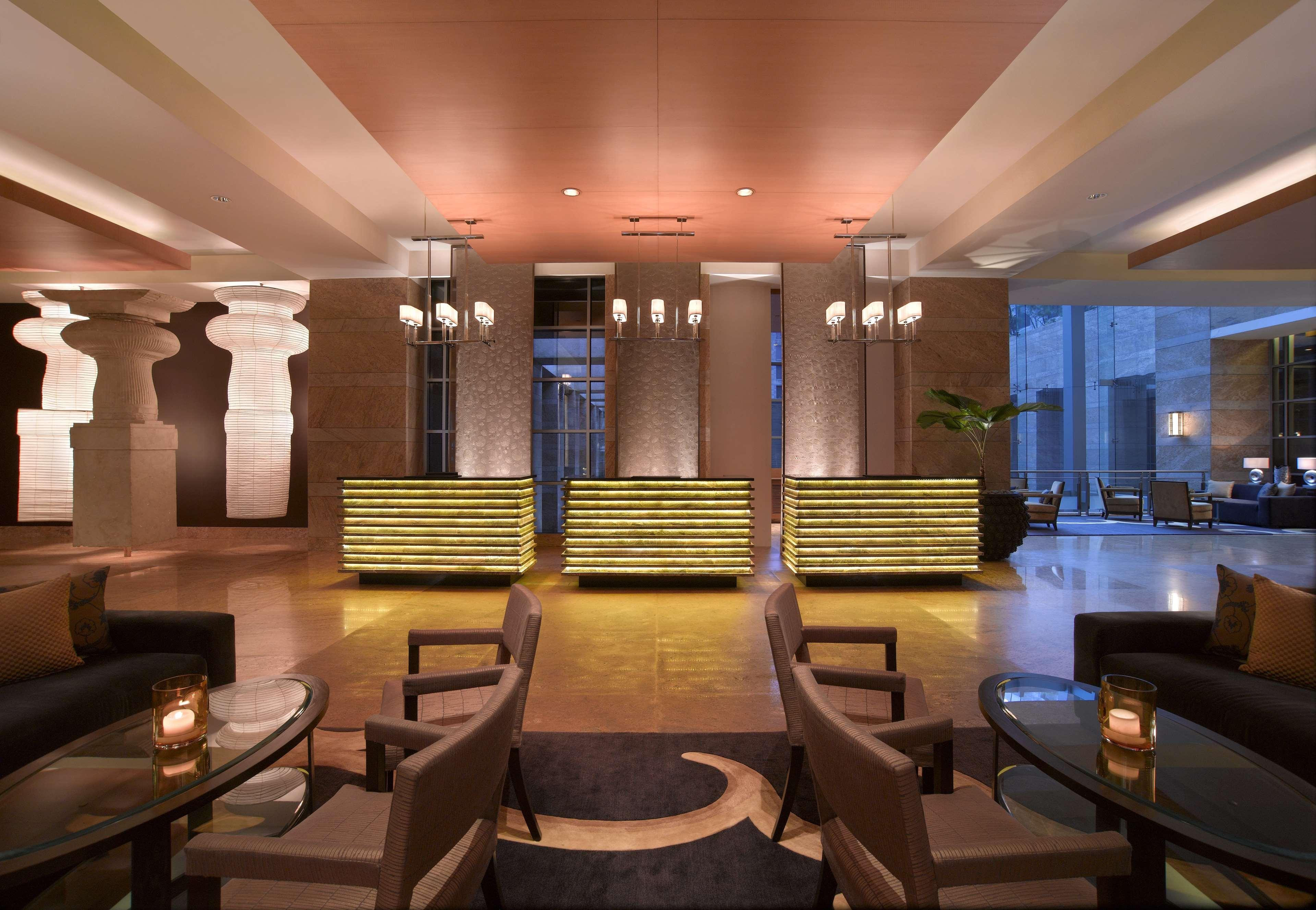 Vista Lobby Grand Hyatt Mumbai Hotel and Serviced Apartments
