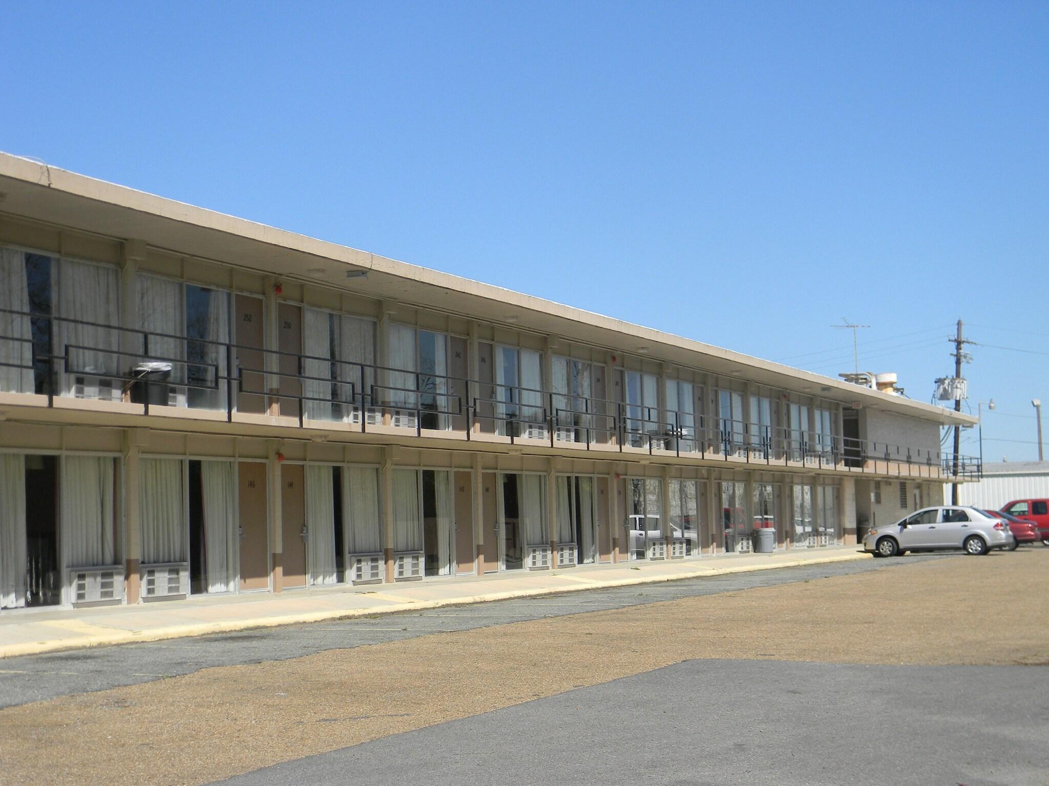Varios Sunrise Inn