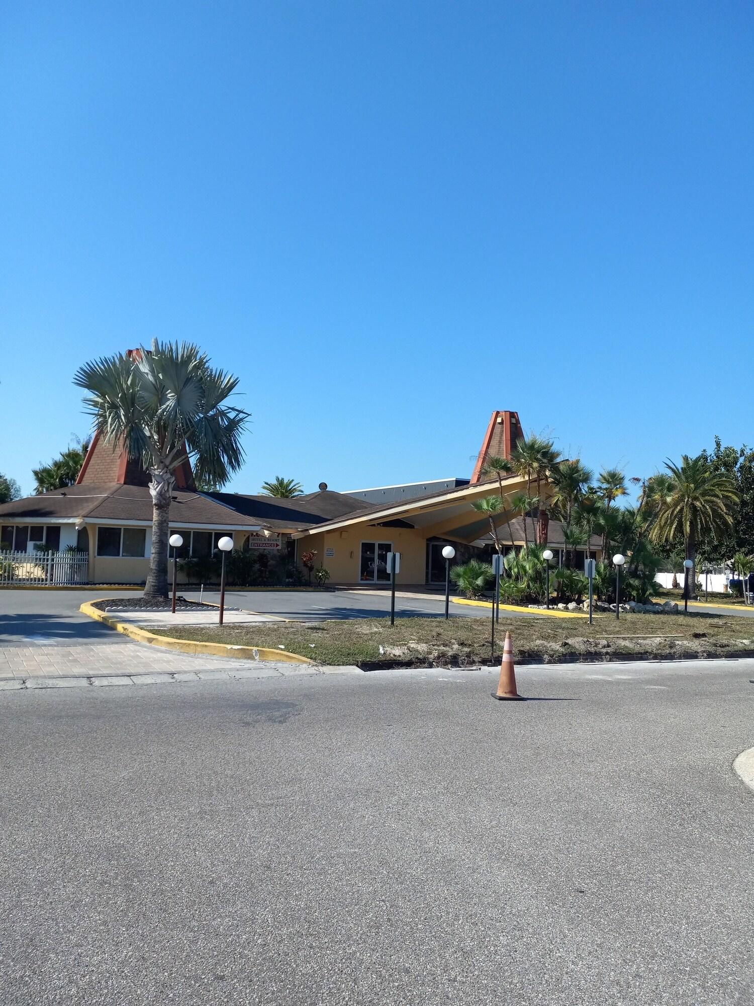 Vista Lobby Rodeway Inn Holiday FL