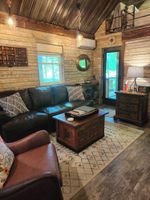 Alquiler Vacacional - Luxury Romantic Retreat w/ Hot Tub, Cabin in Woods, Perfect for Special Occasion