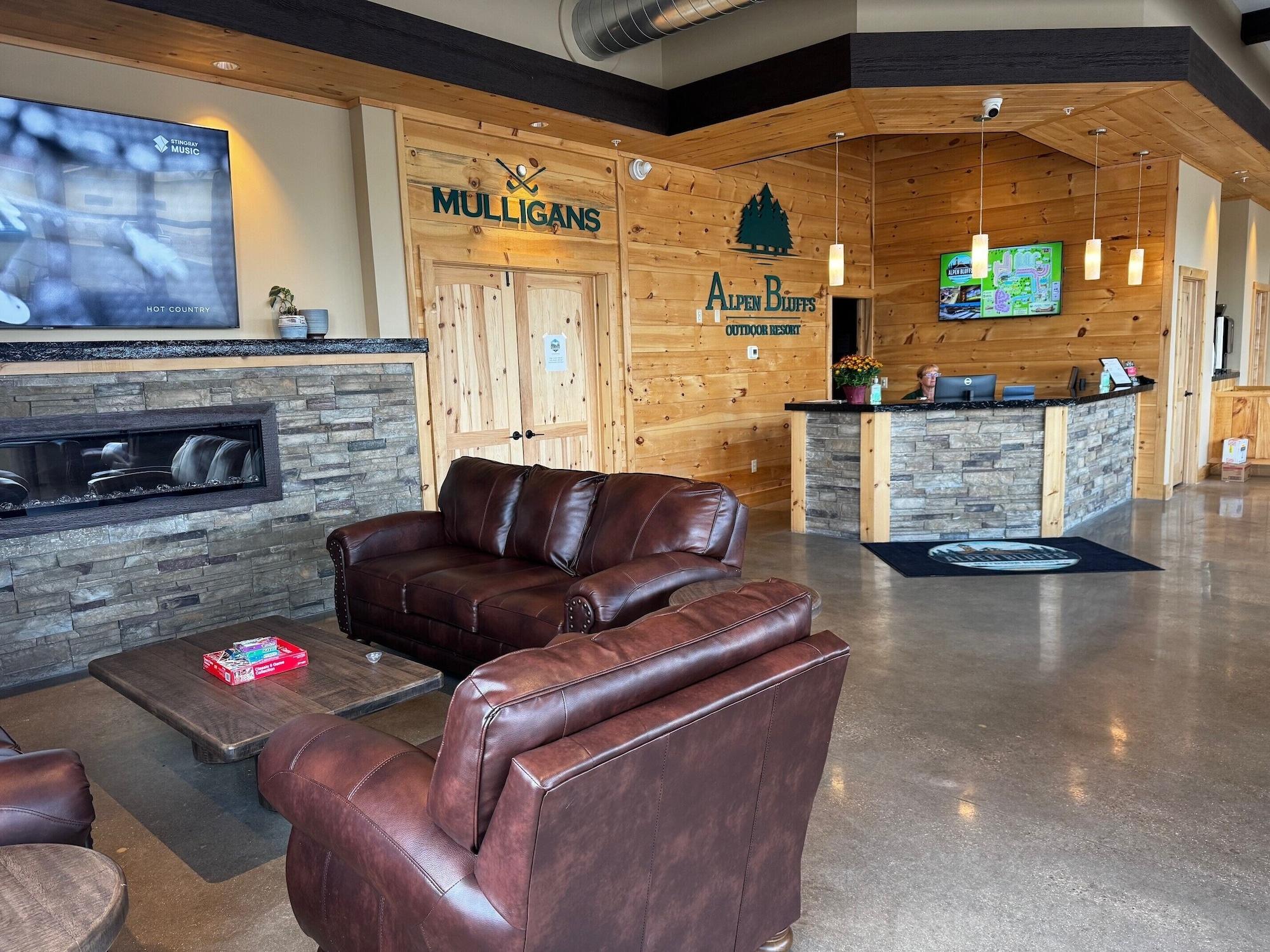 Vista Lobby Alpen Bluffs Outdoor Resort