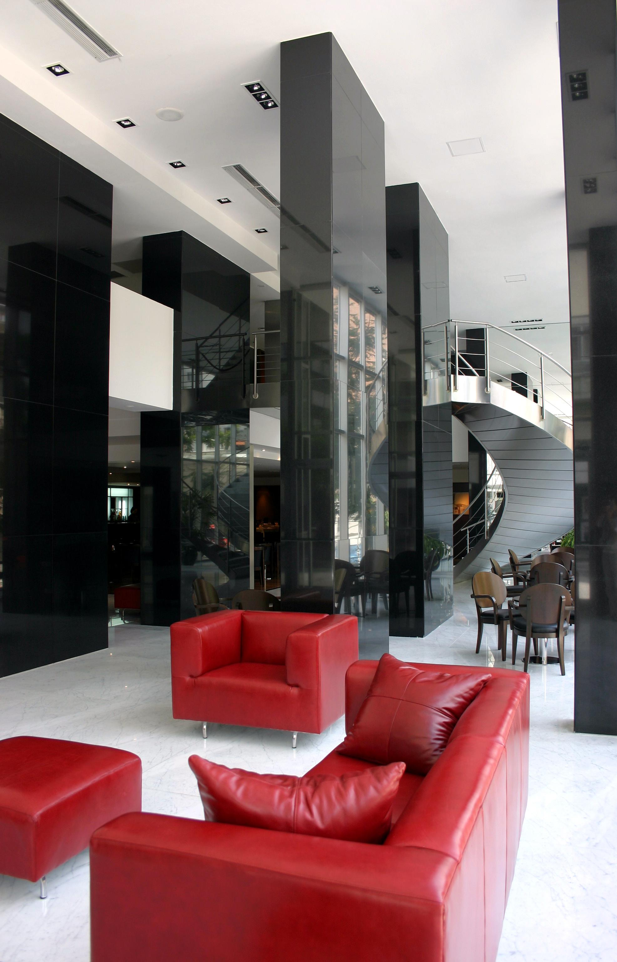 Vista Lobby Ros Tower Hotel