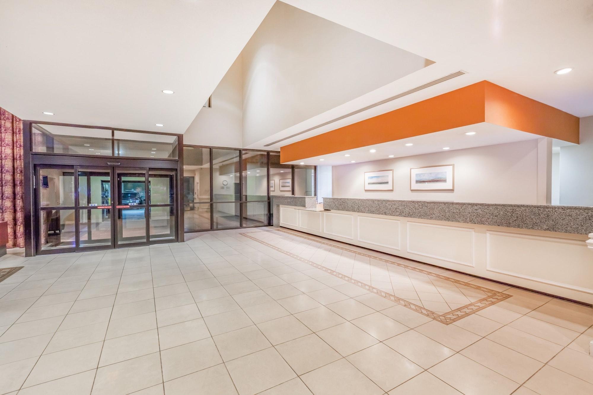 Vista Lobby Wyndham Virginia Beach Oceanfront