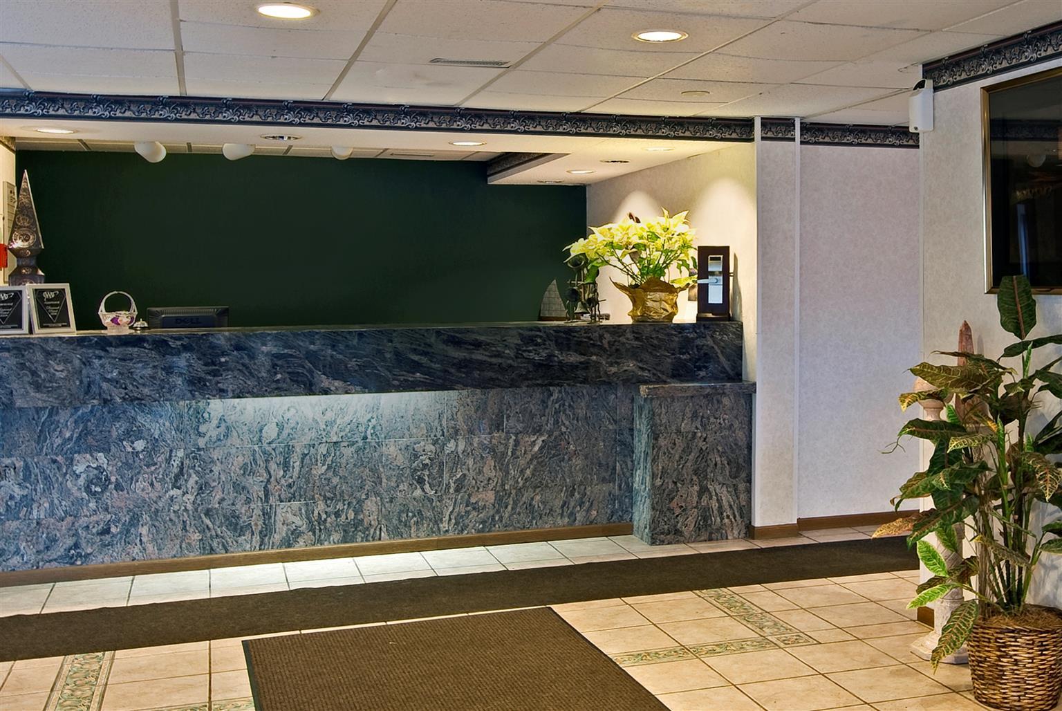 Vista Lobby Americas Best Value Inn & Suites Waukegan Gurnee