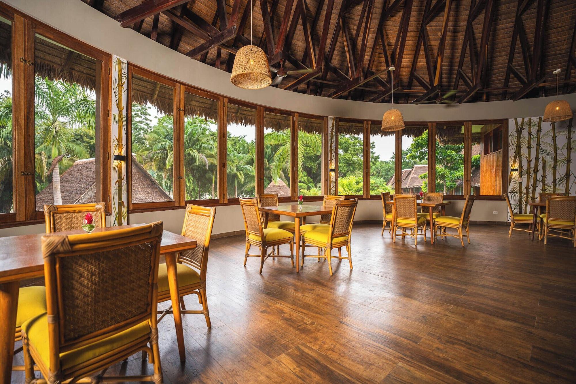 Restaurant IKAM Riverview Amazon Lodge - Asociado Casa Andina
