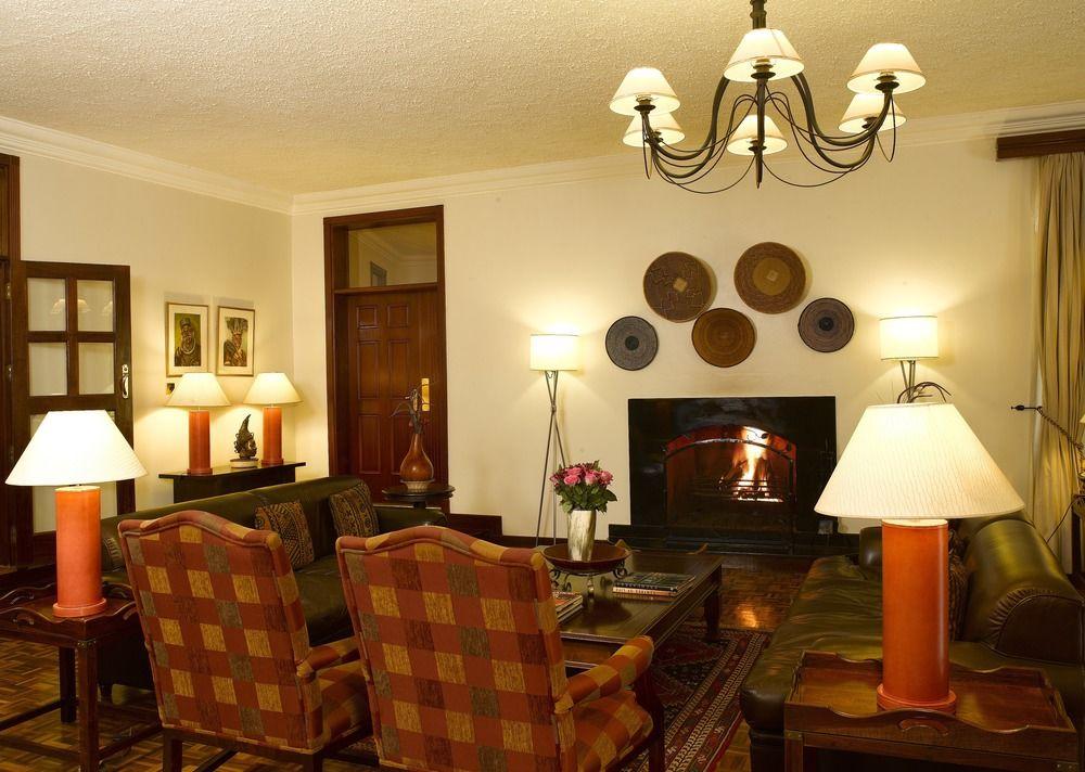 Vista Lobby House of Waine
