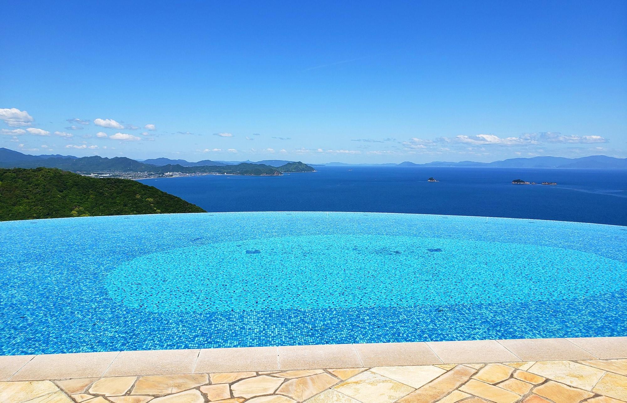 Vista Piscina Grand XIV Naruto The Lodge