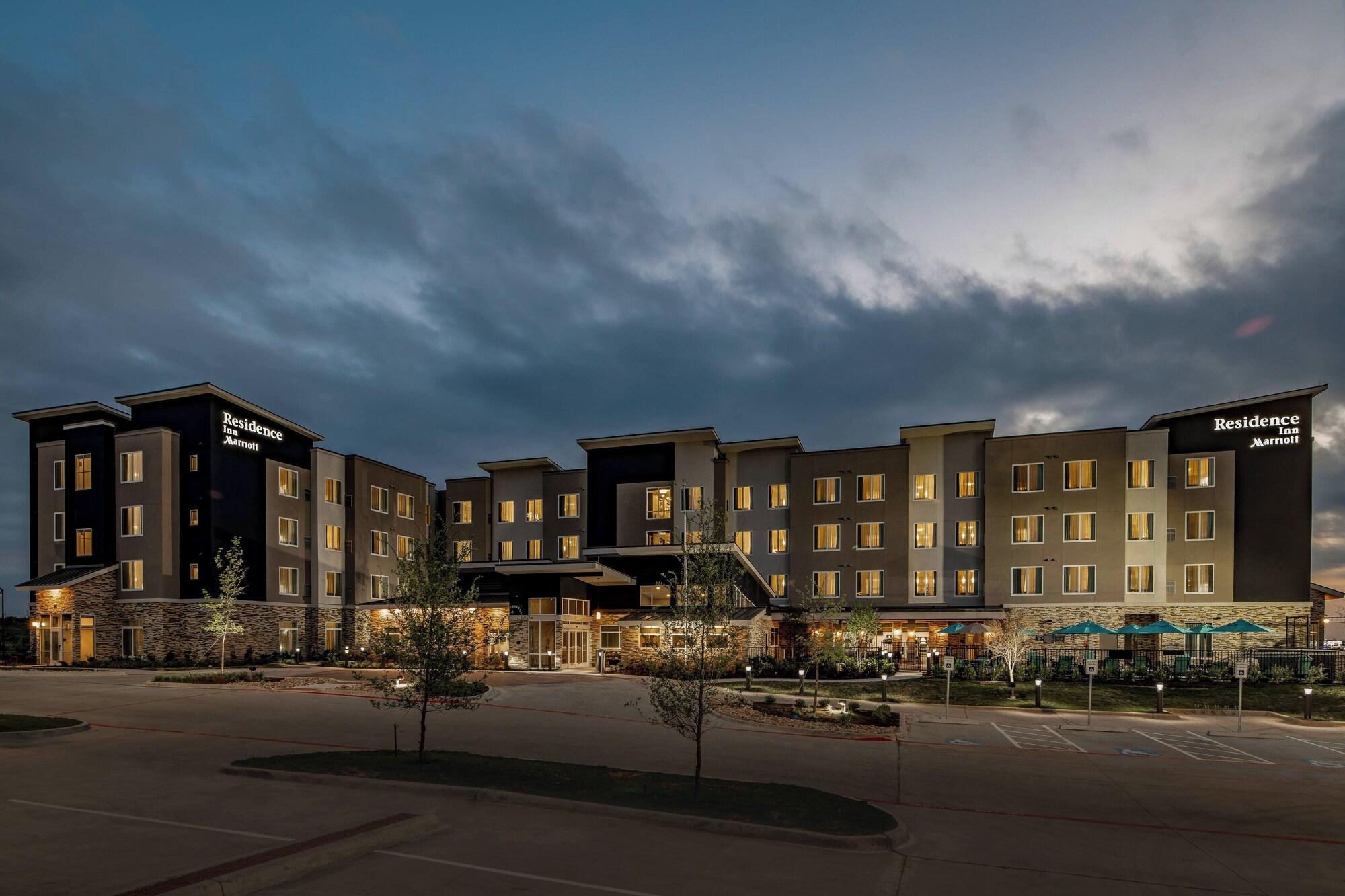 Vista Exterior Residence Inn by Marriott Dallas at The Canyon