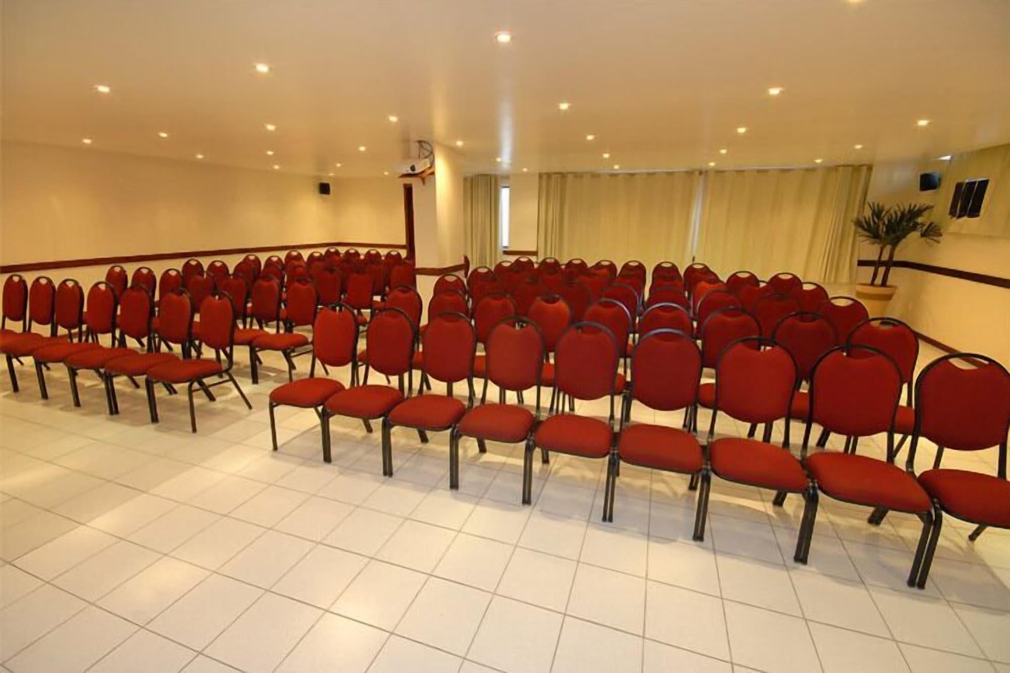 Sala de Reuniones Plaza Suite Hotel