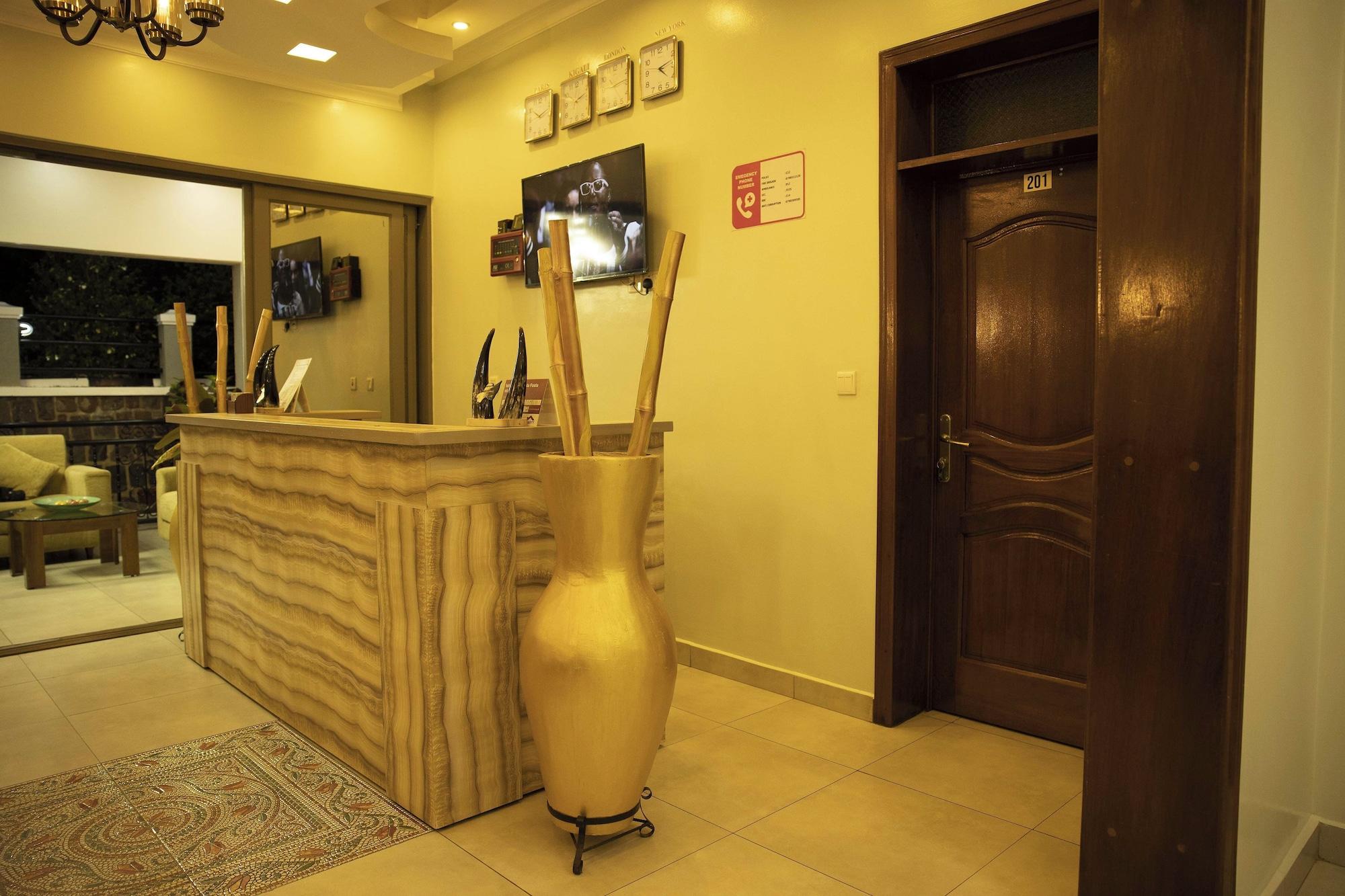 Vista Lobby Velvet Suites