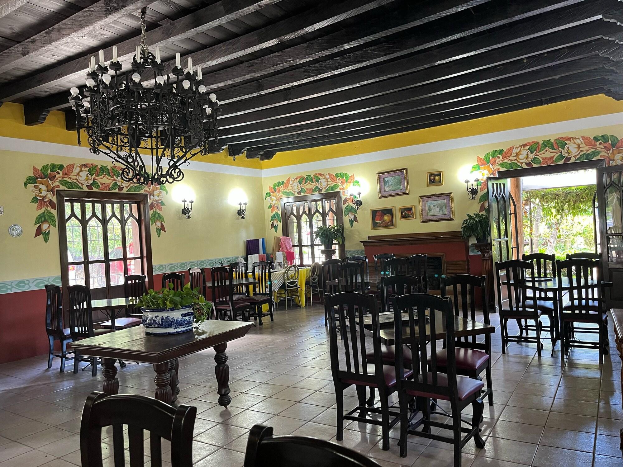Restaurant Hotel Hacienda Villa Victoria