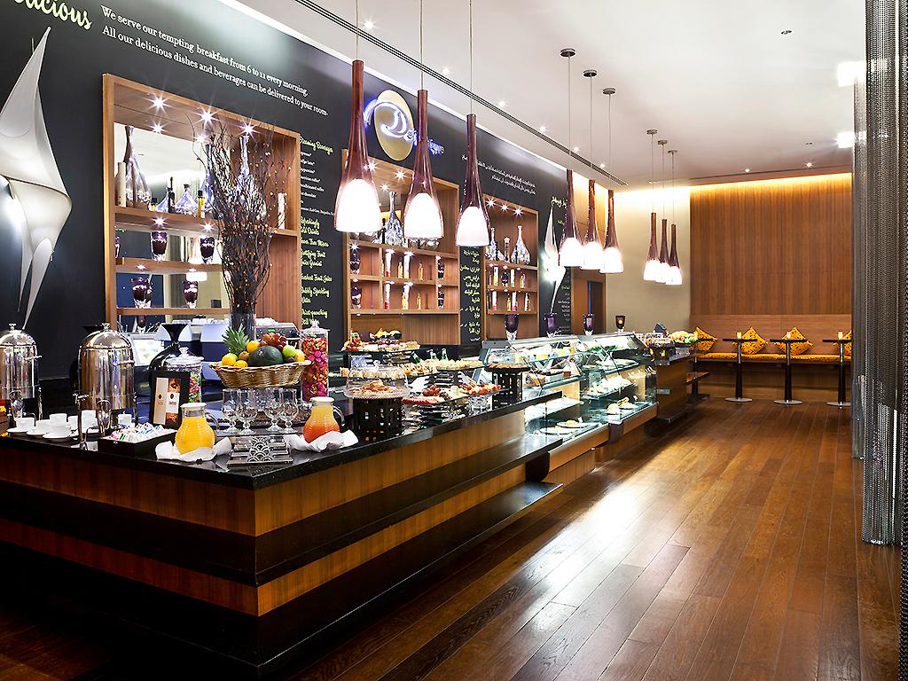 Vista Exterior Novotel Suites Mall Avenue Dubai