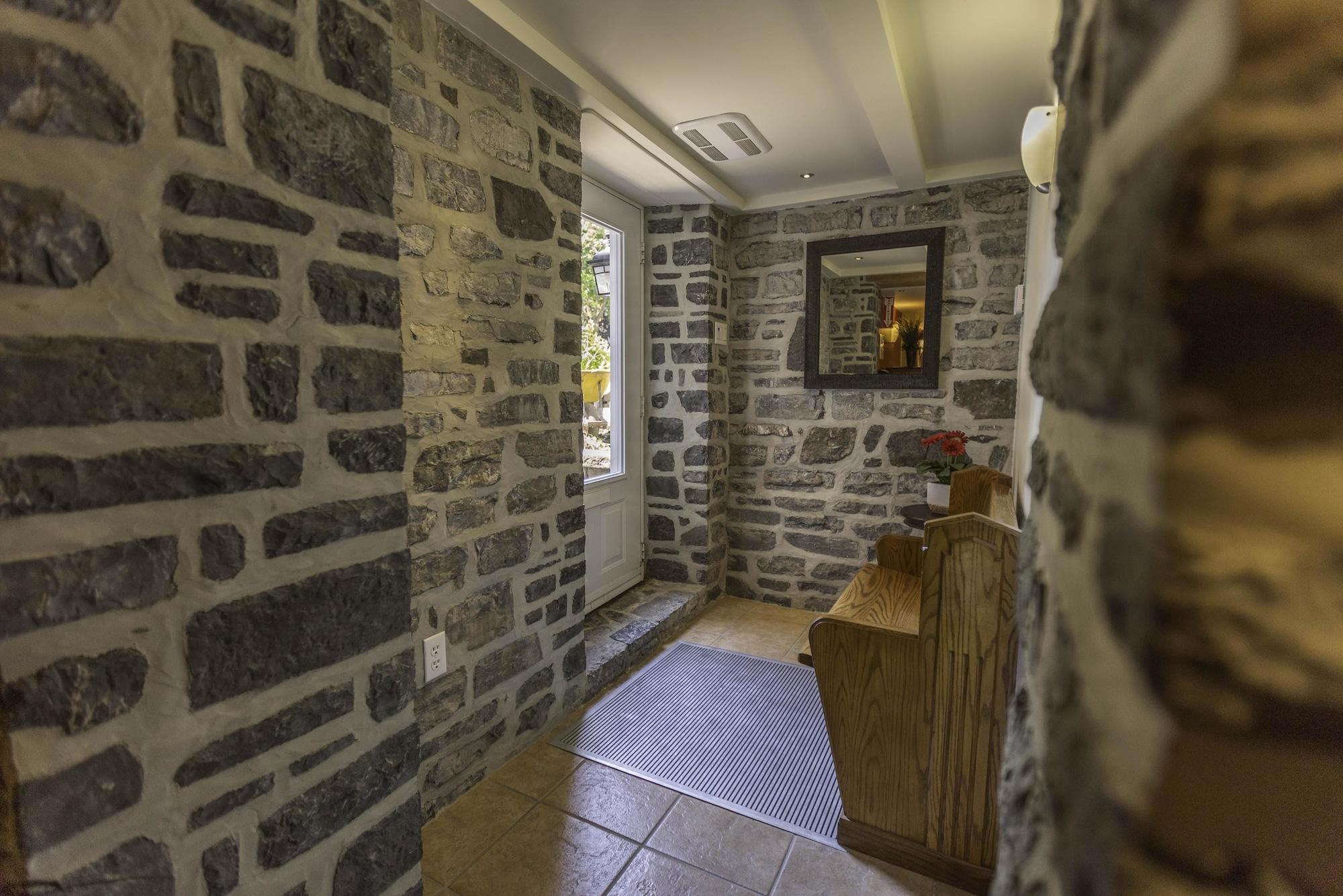 Varios Auberge Aux deux Lions