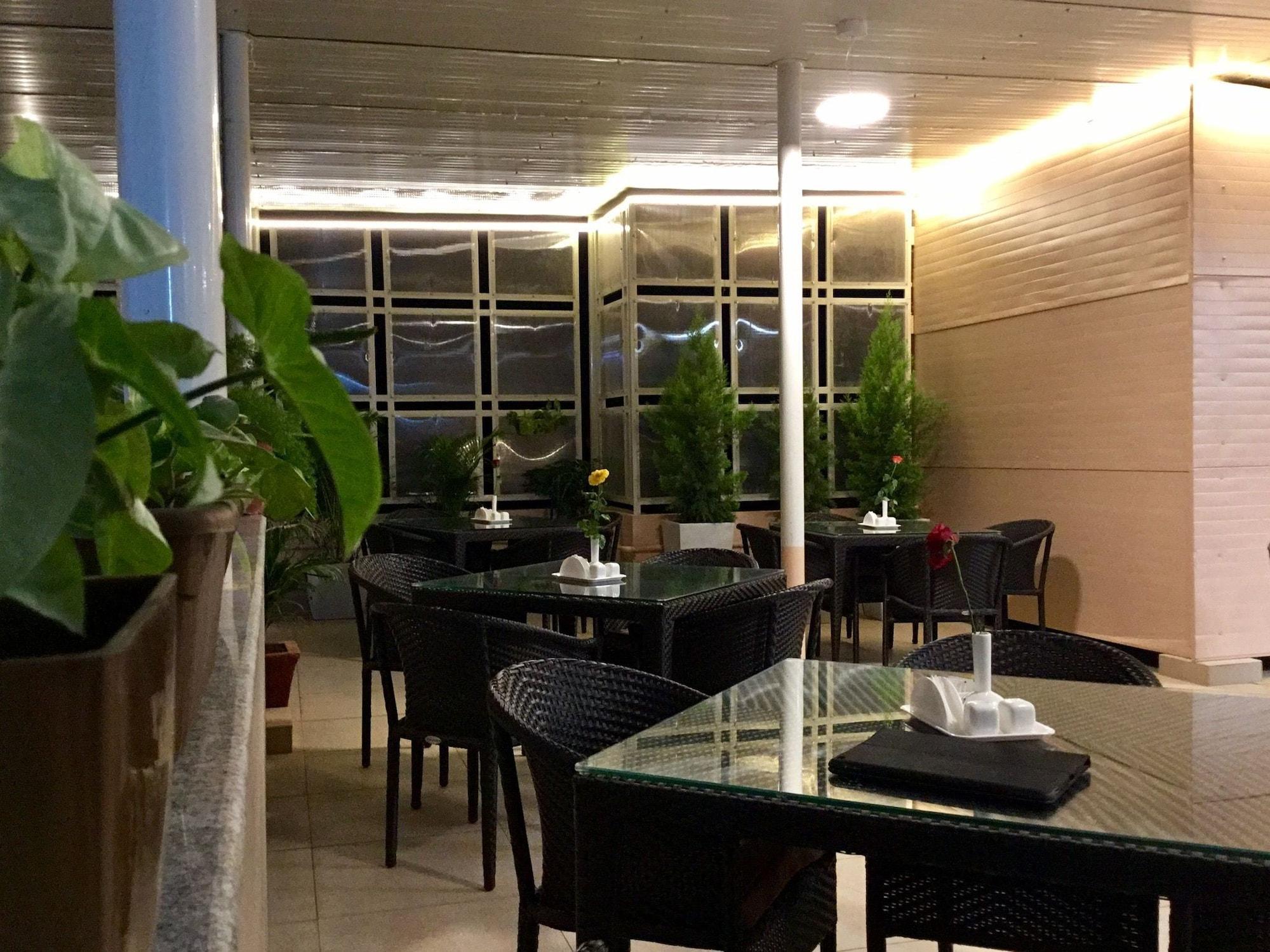 Restaurant Sai Towers