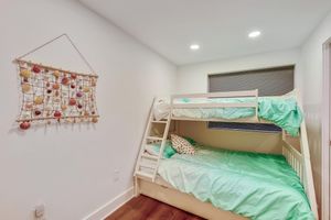 Alquiler Vacacional - 3BR Newly Renovated Oceanfront Condo BOARDWALK 24' long Balcony Regency10atOCMD