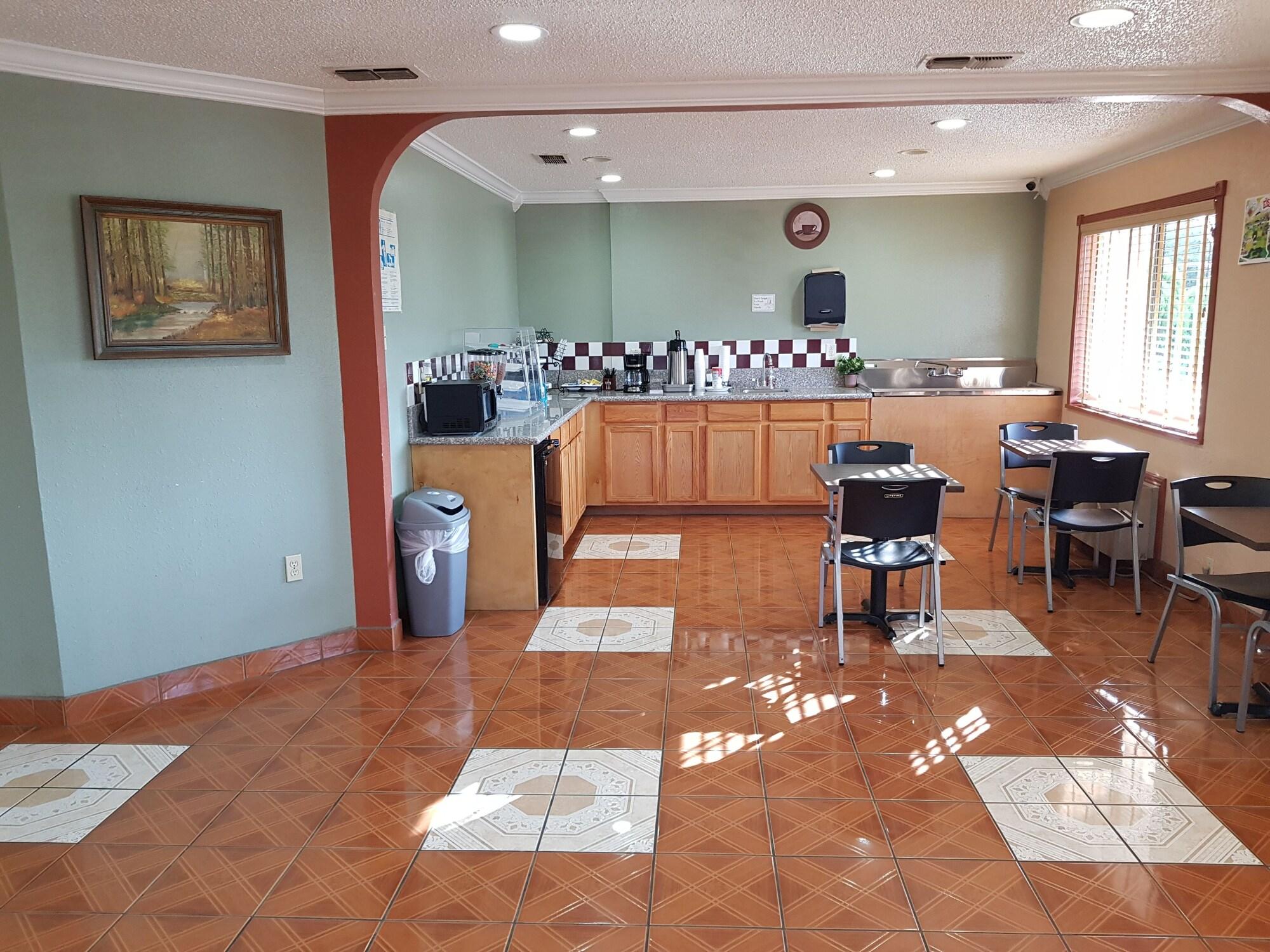 Restaurant Budget Host Inn Eastland